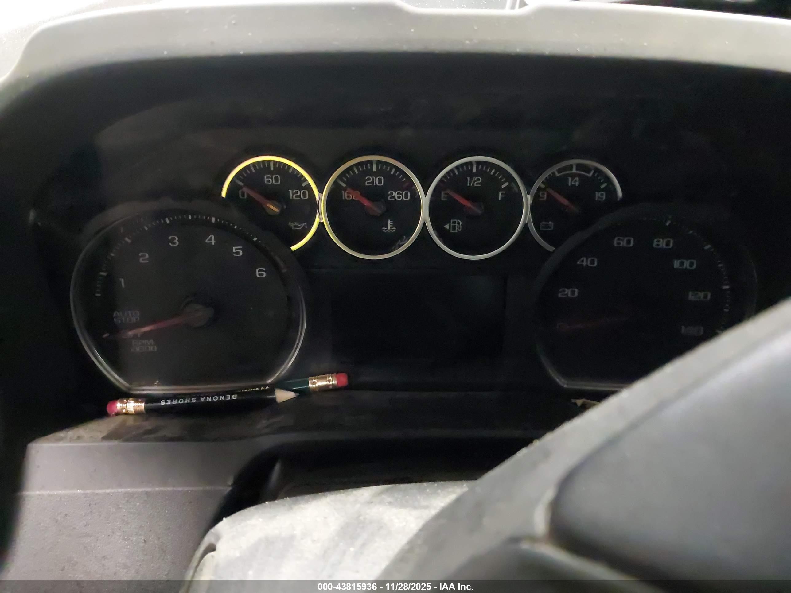 CHEVROLET SILVERADO image 7