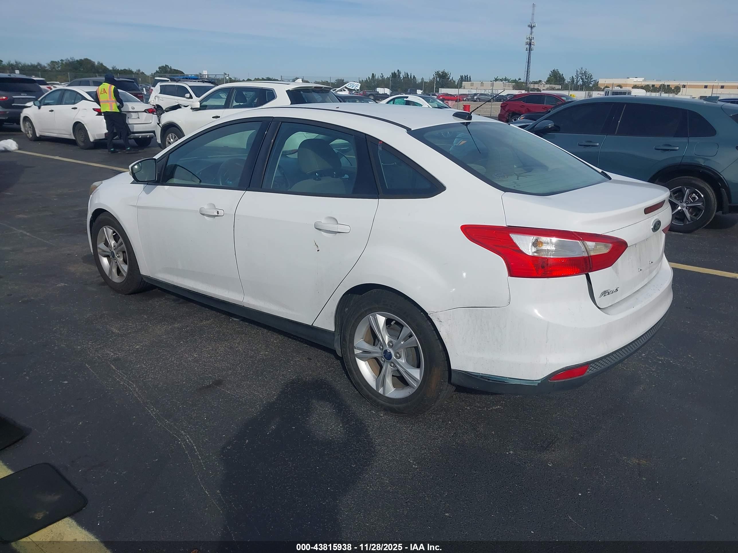 FORD FOCUS image 3