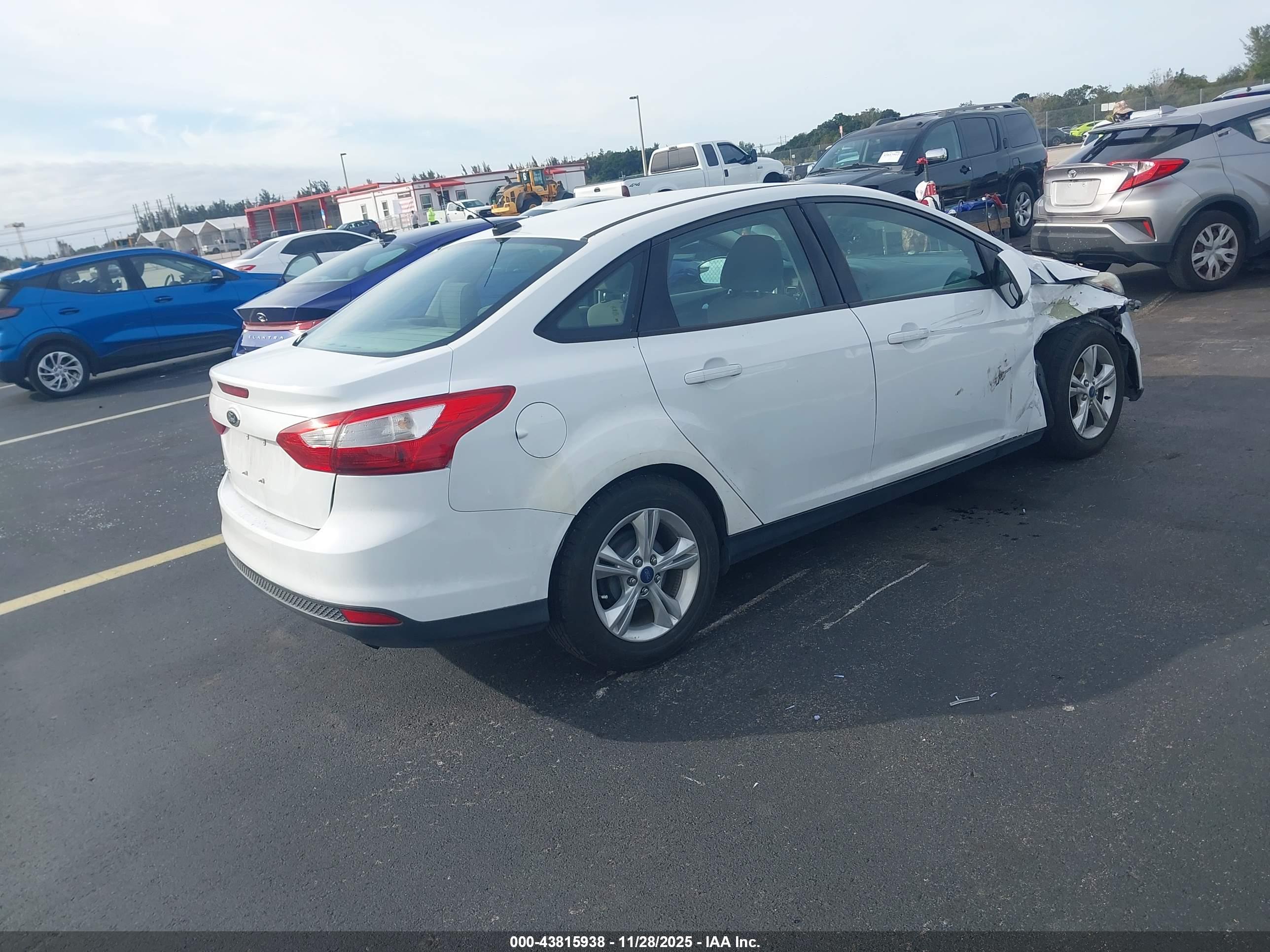 FORD FOCUS image 4