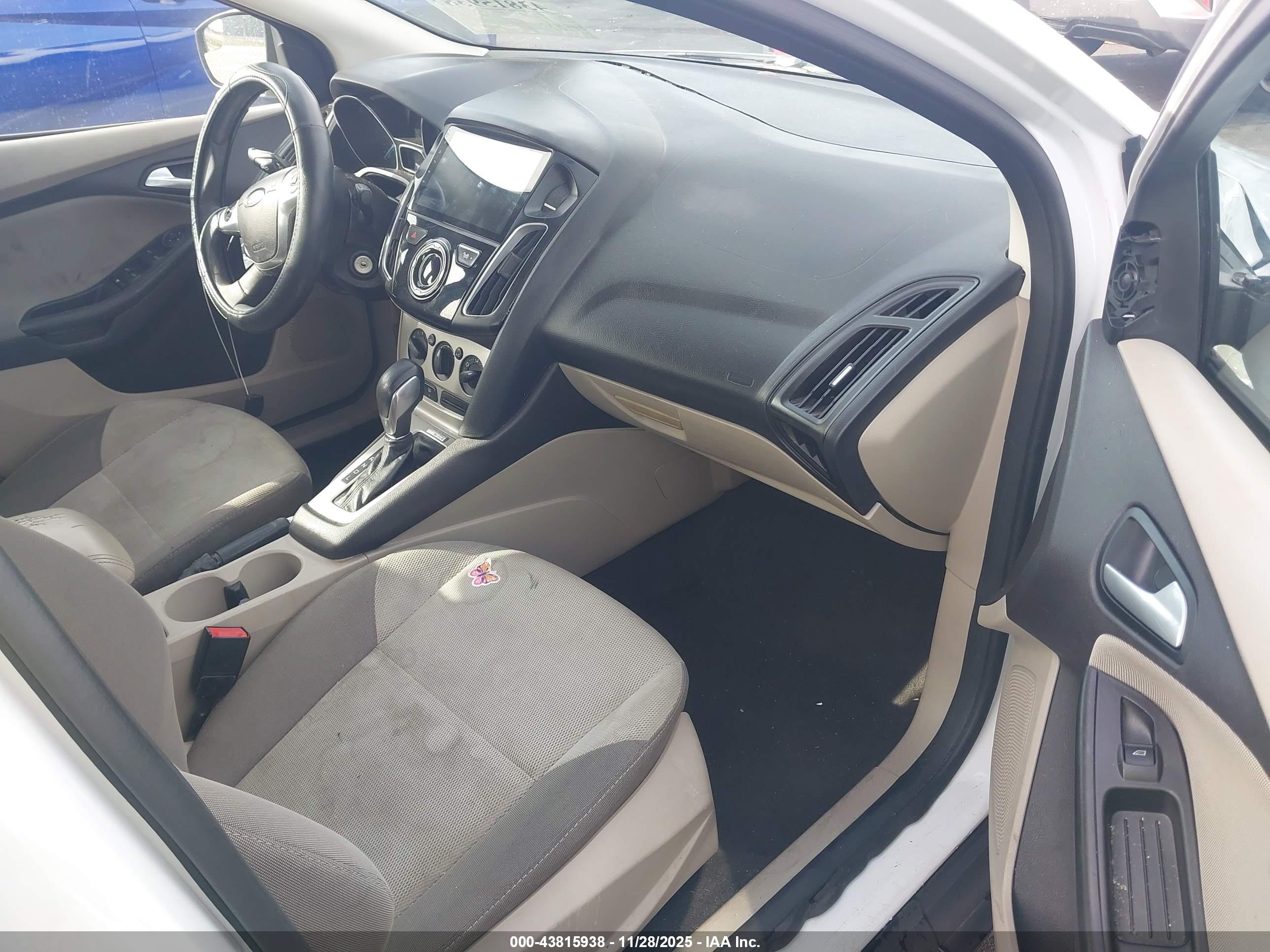 FORD FOCUS image 5