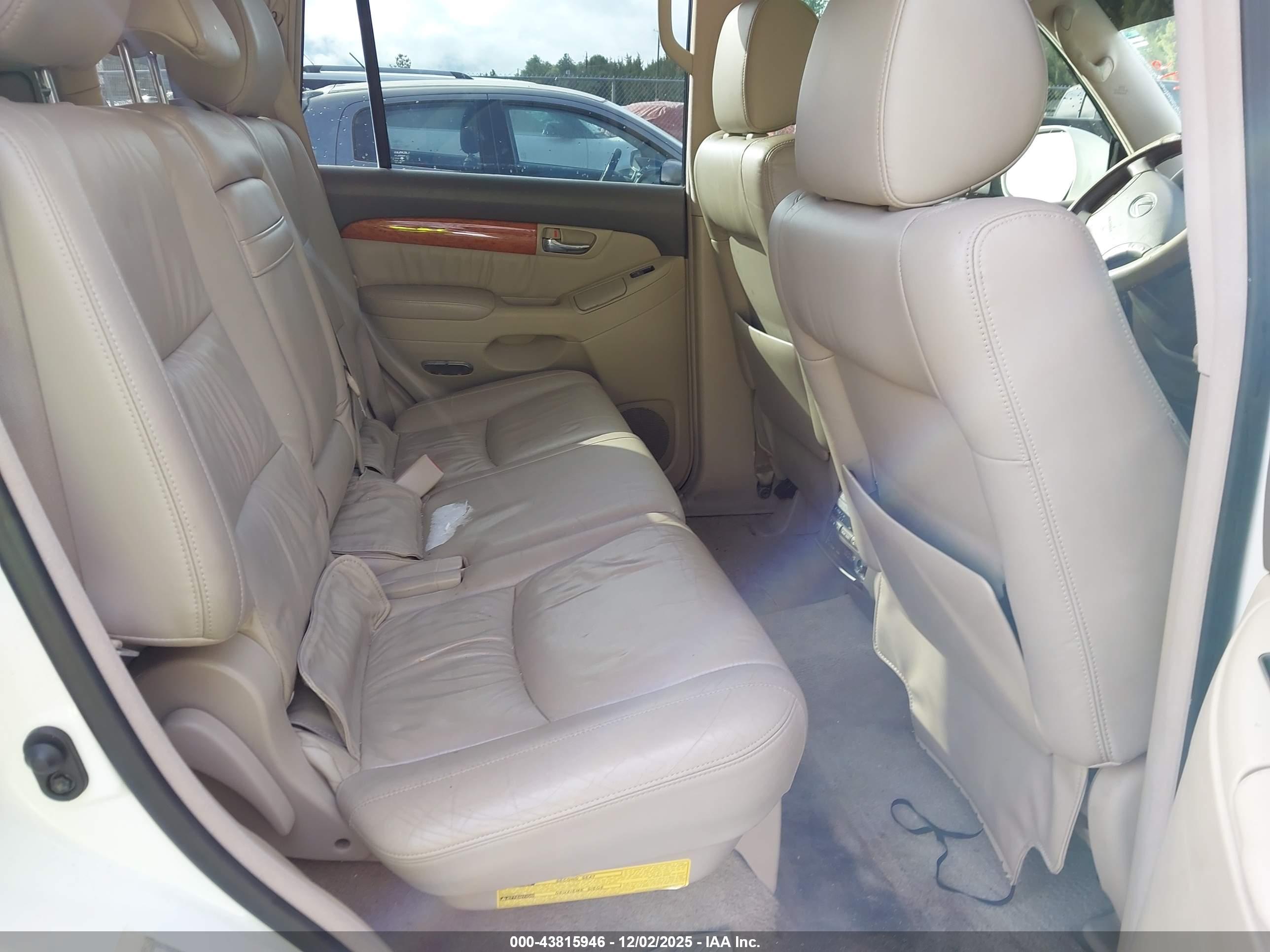 LEXUS GX image 8
