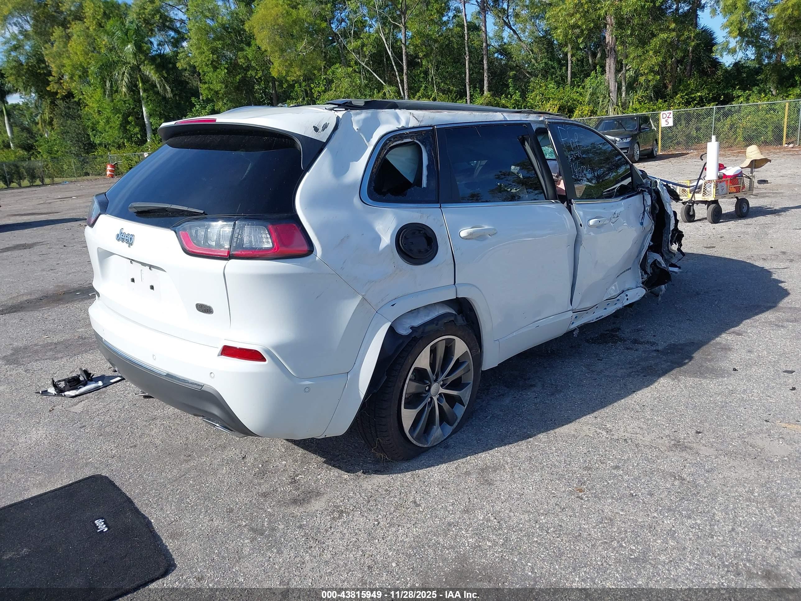 JEEP CHEROKEE image 4