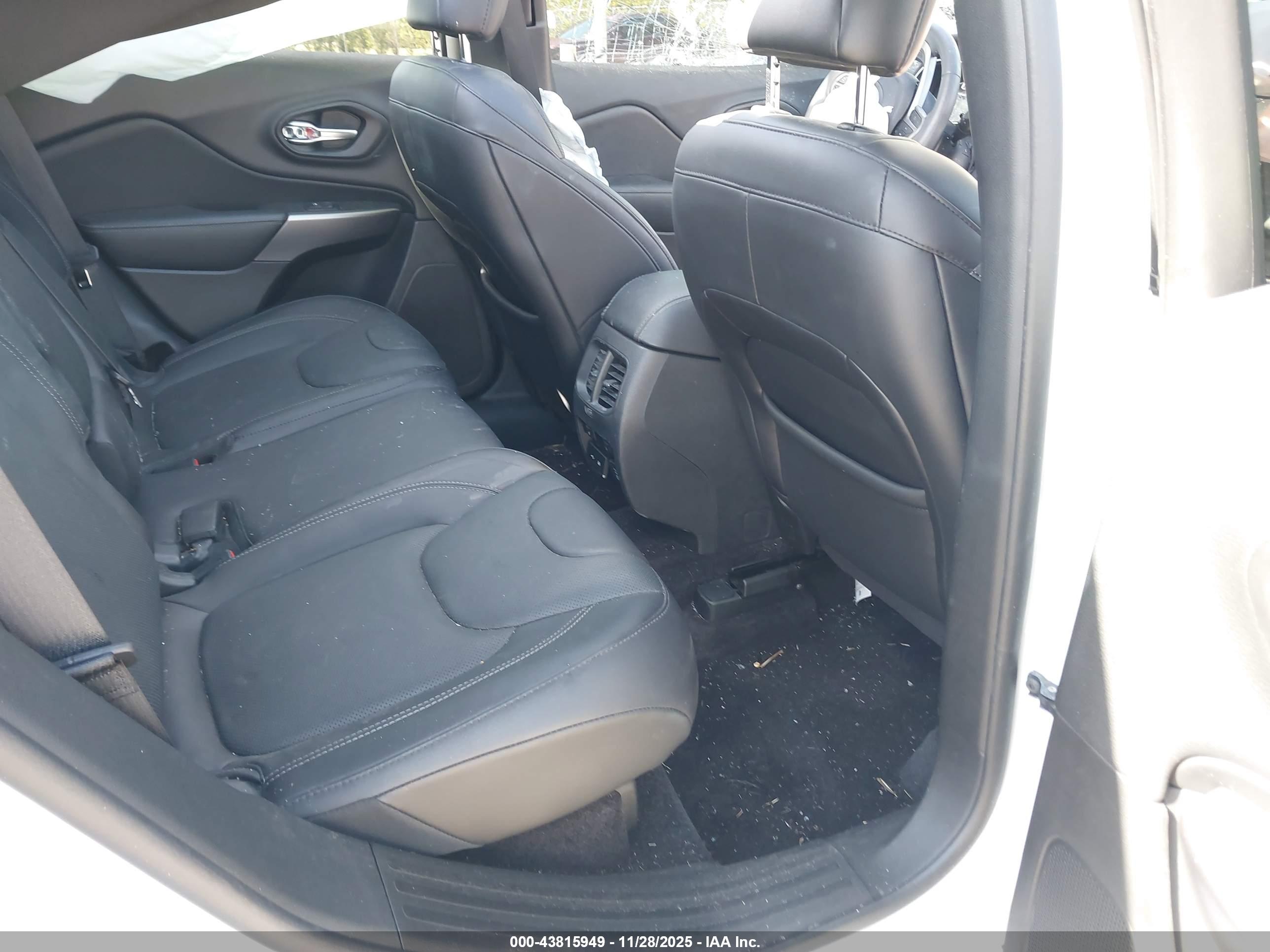 JEEP CHEROKEE image 8