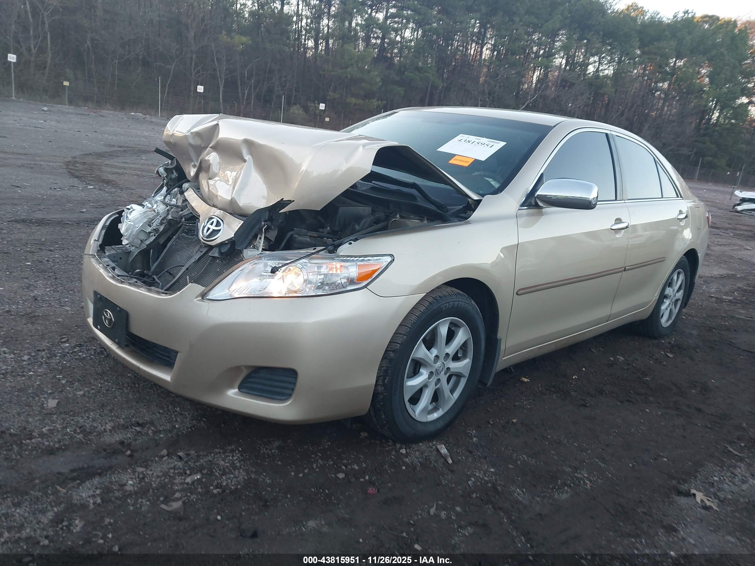 TOYOTA CAMRY image 2