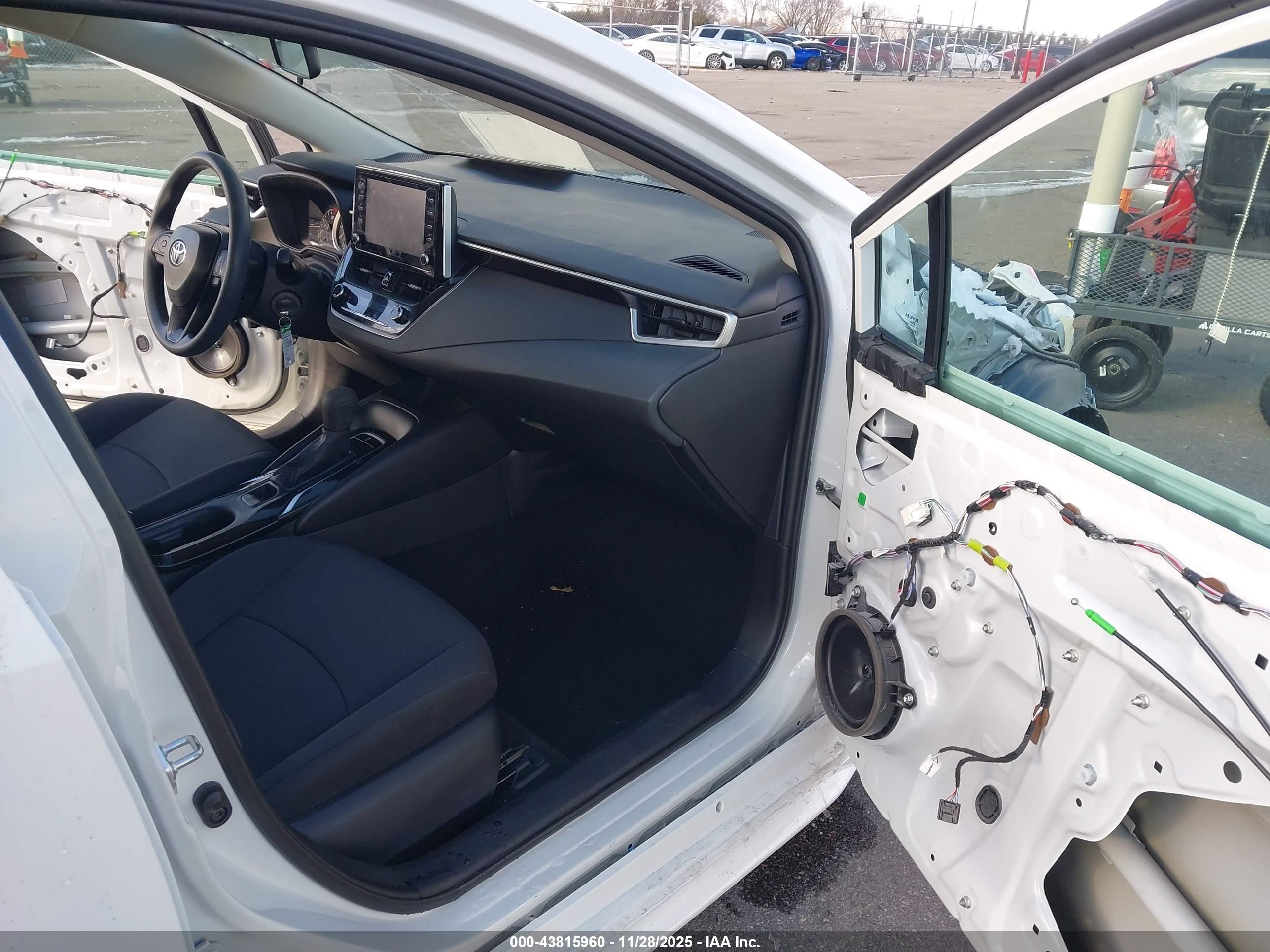 TOYOTA COROLLA image 5