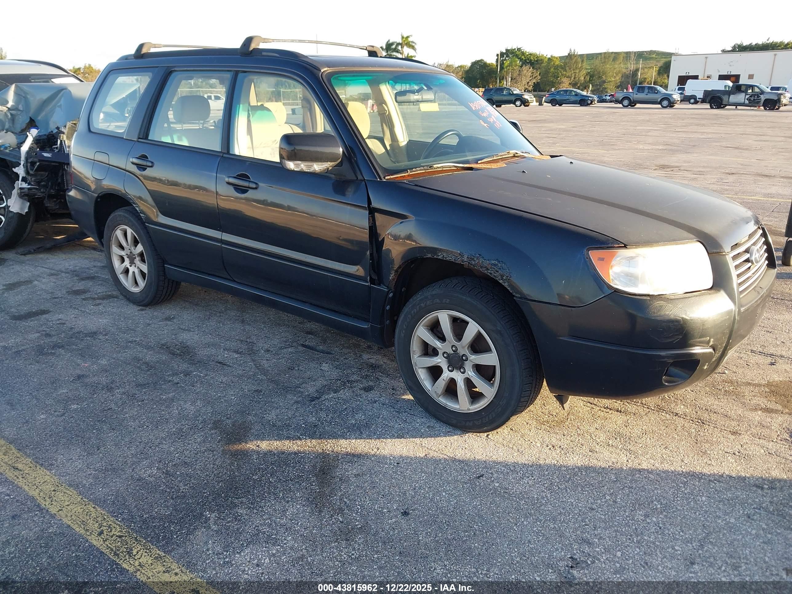 SUBARU FORESTER image 6