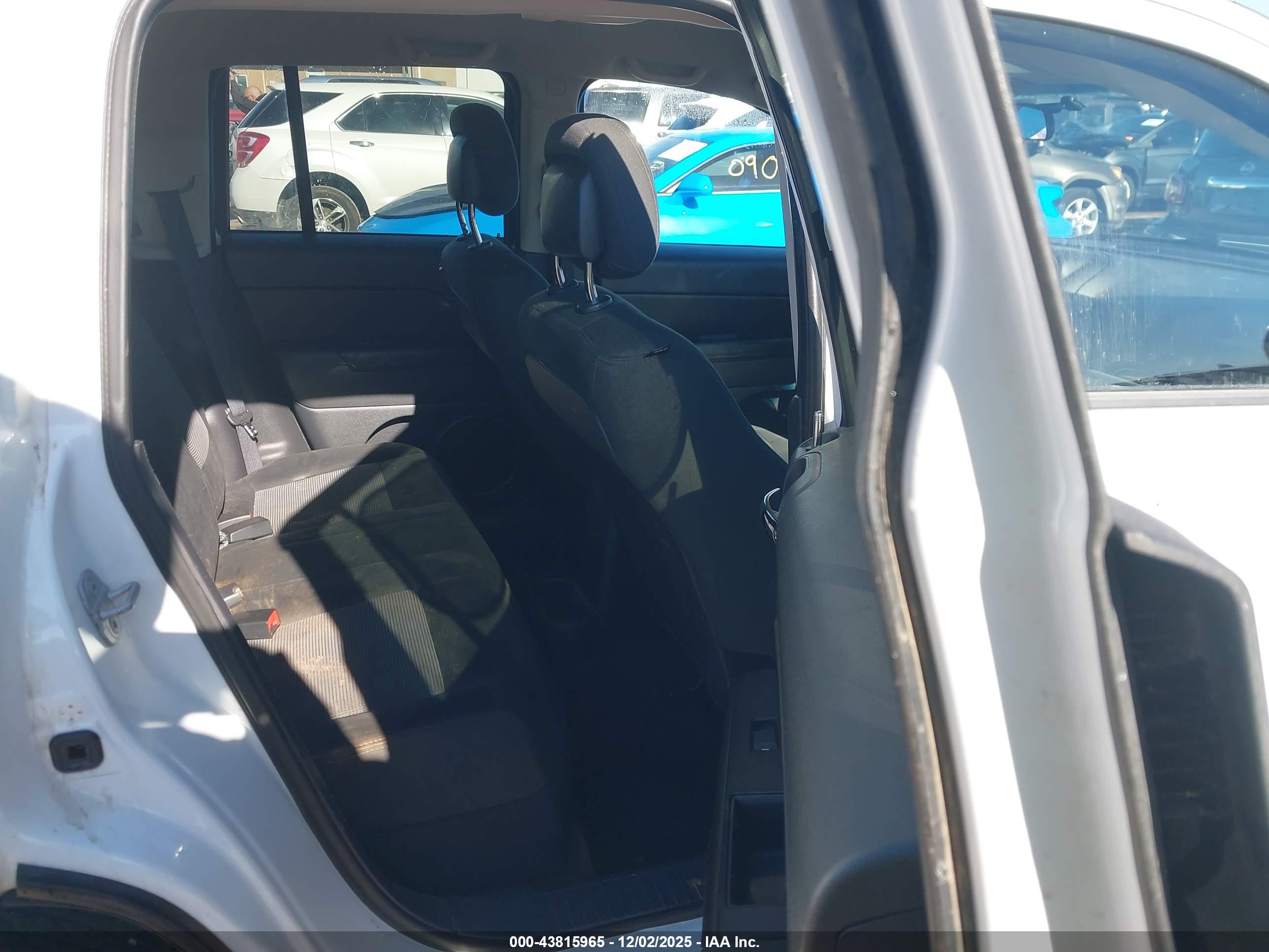 JEEP COMPASS image 8