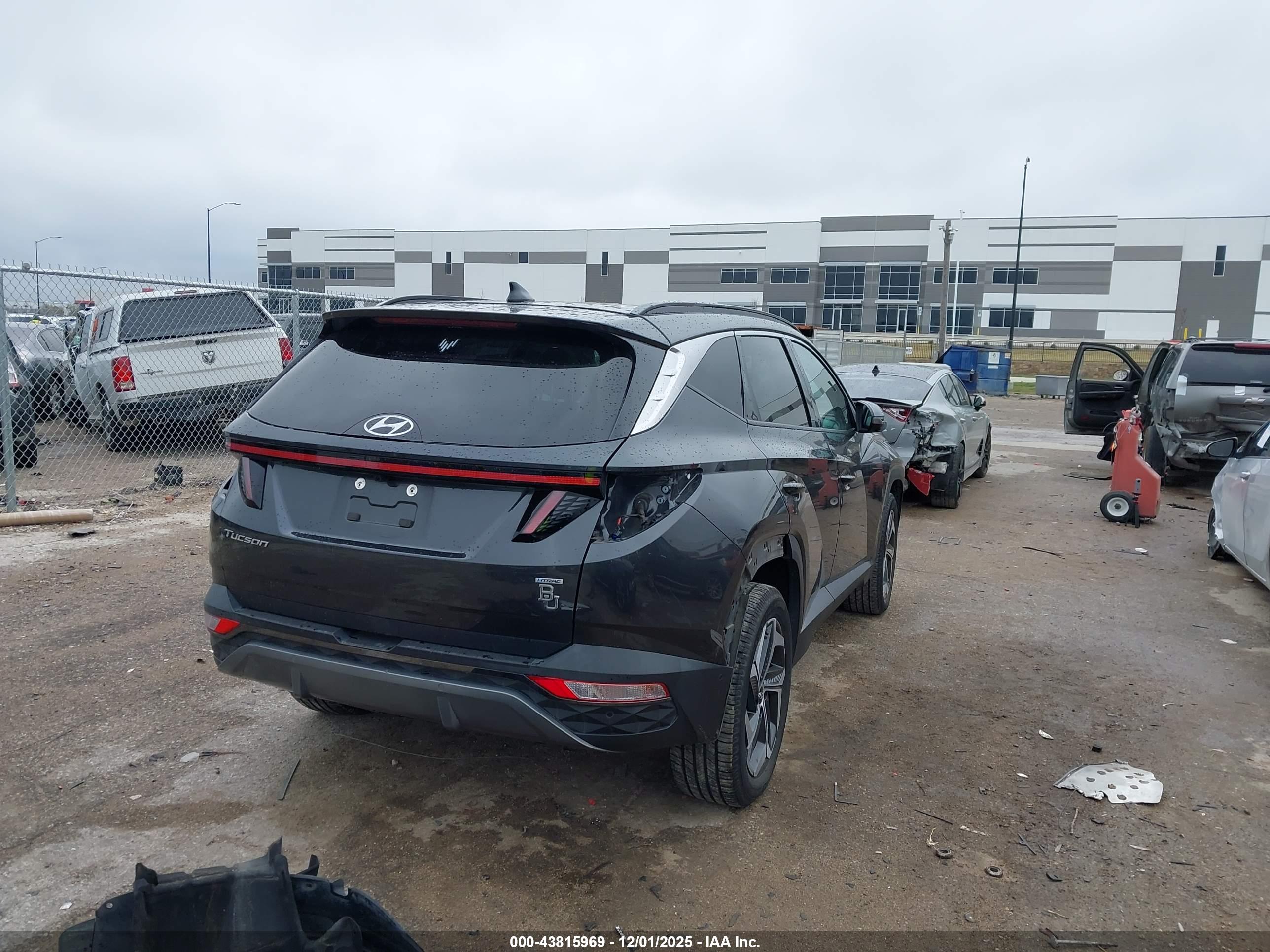 HYUNDAI TUCSON image 4