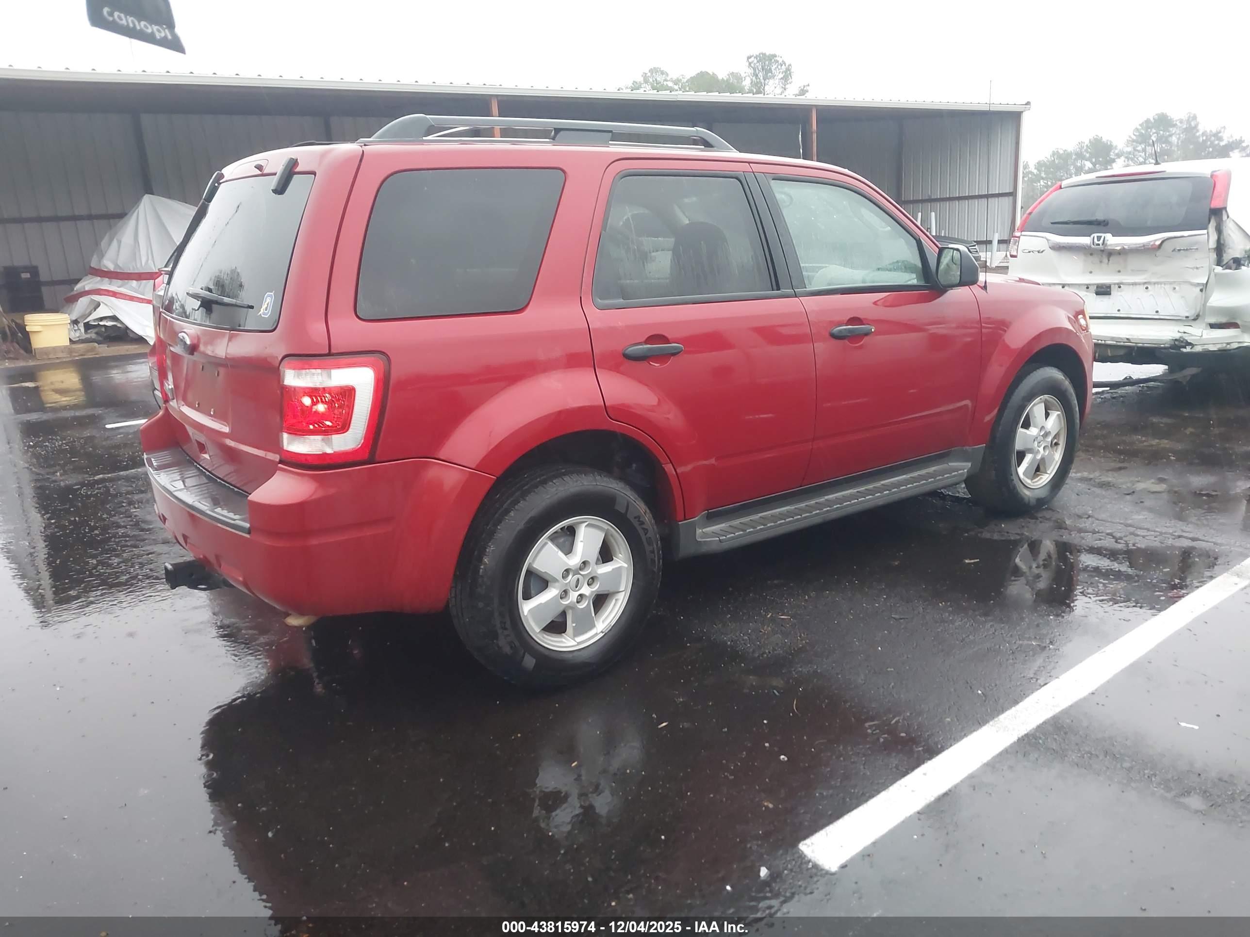 FORD ESCAPE image 4