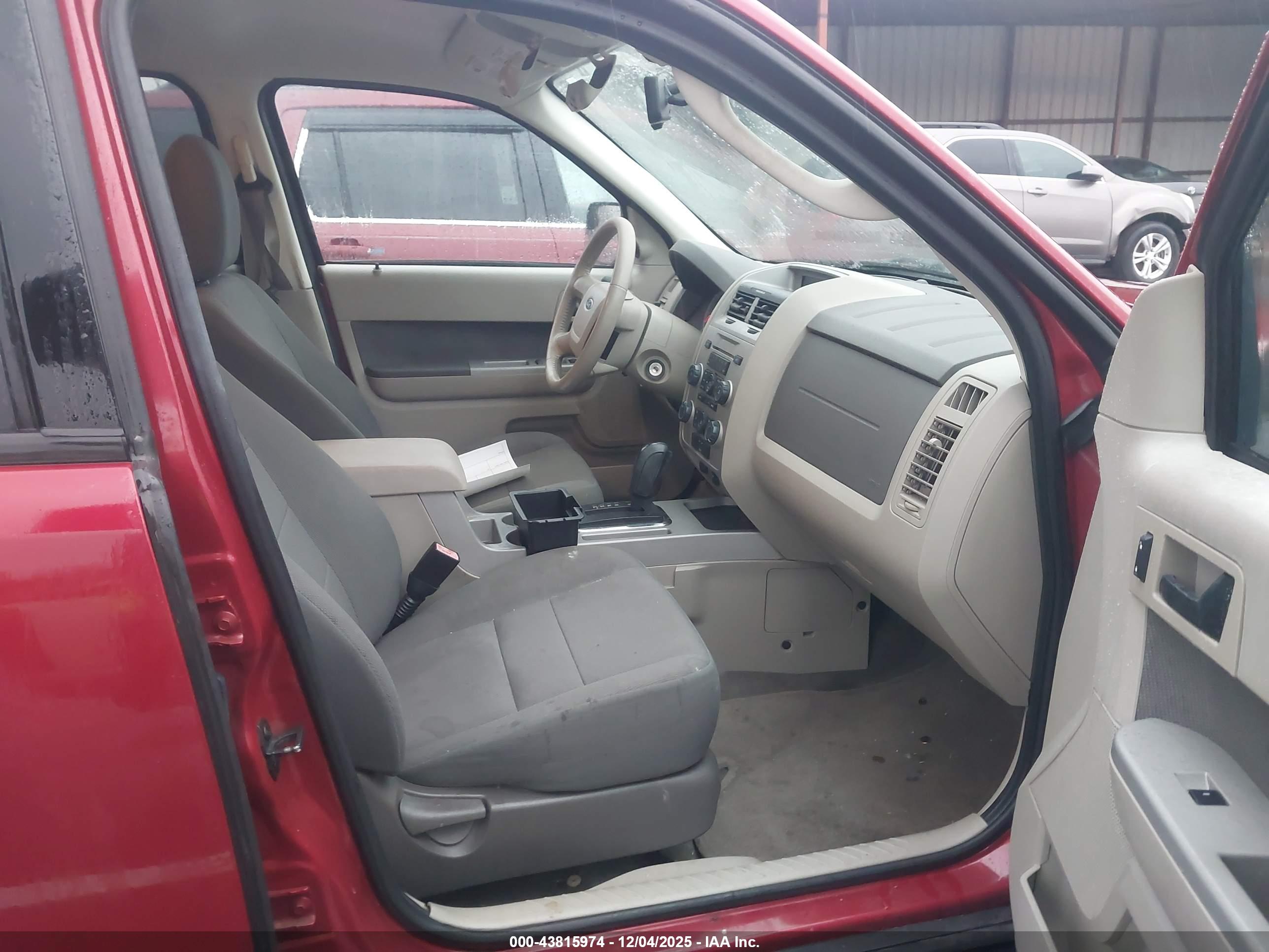 FORD ESCAPE image 5