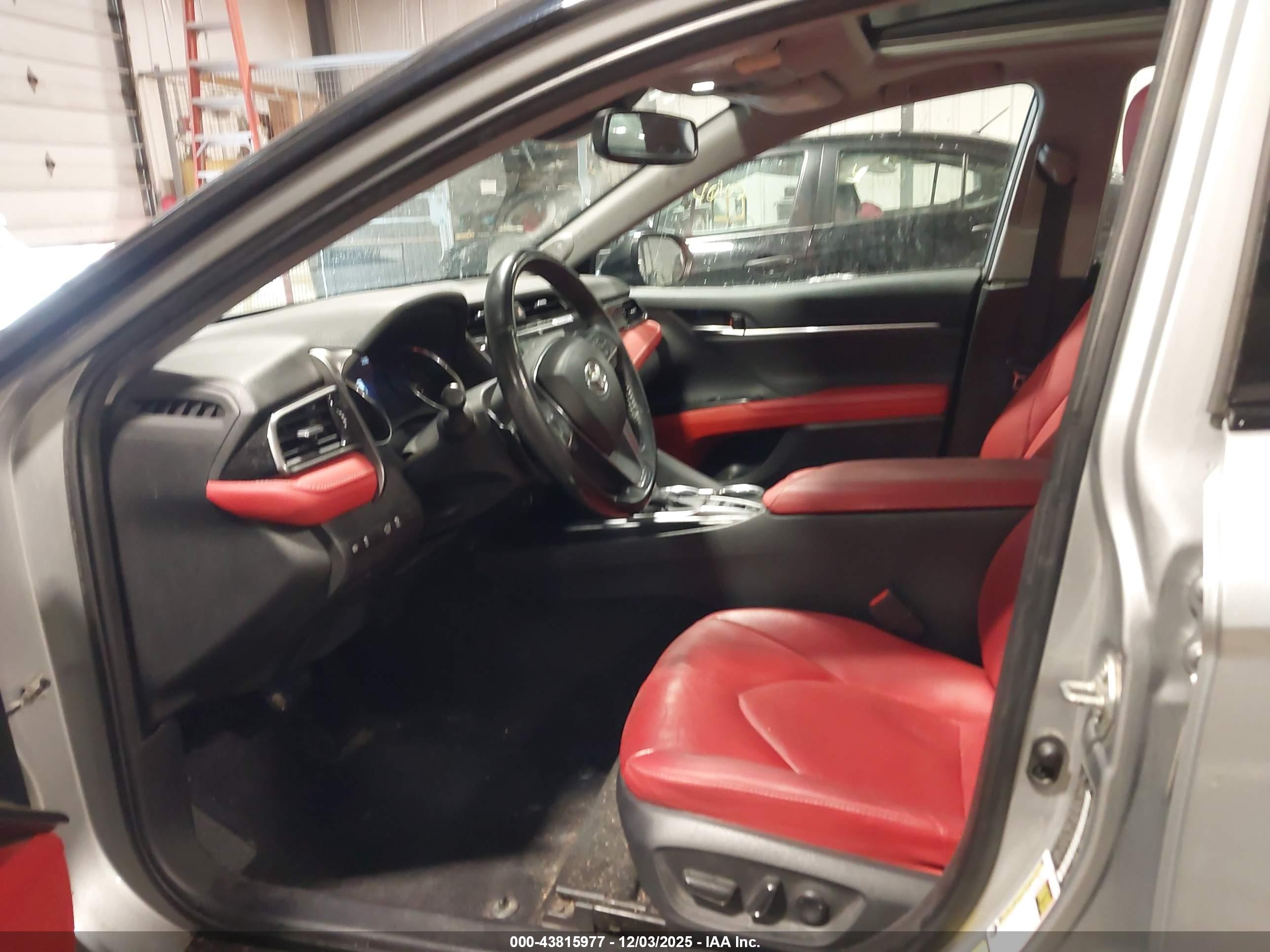 TOYOTA CAMRY image 5