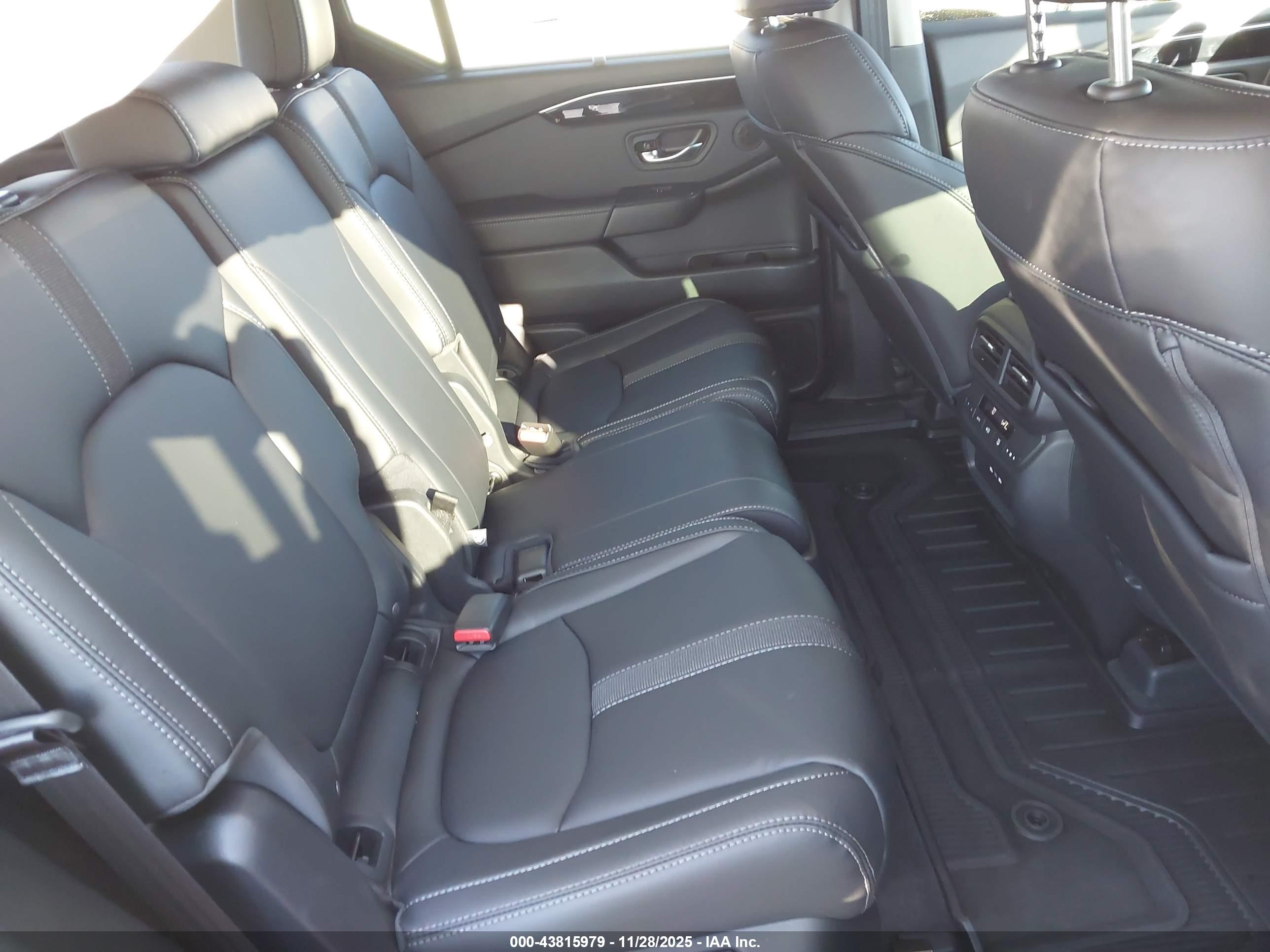 HONDA PILOT image 8