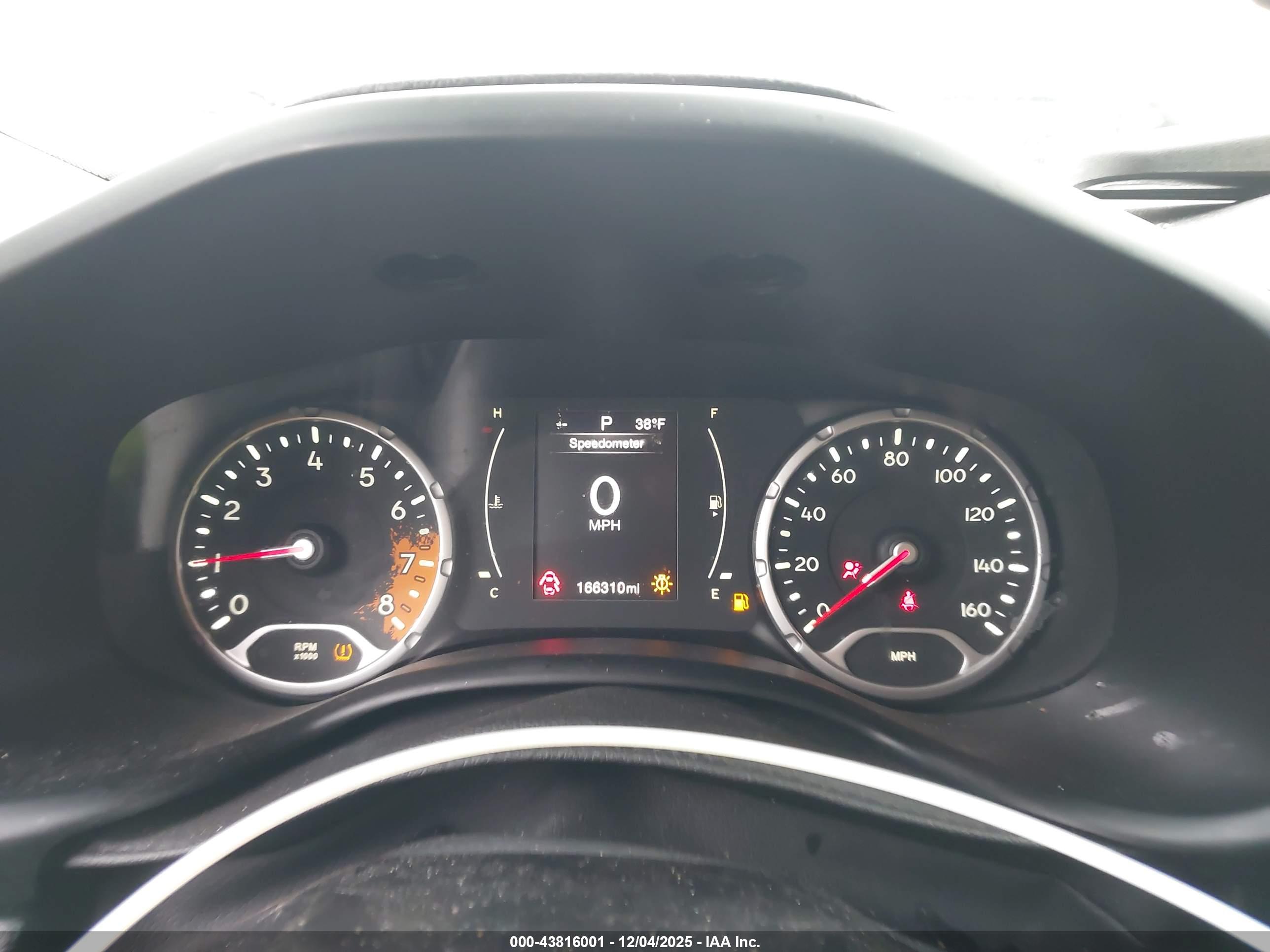 JEEP RENEGADE image 7