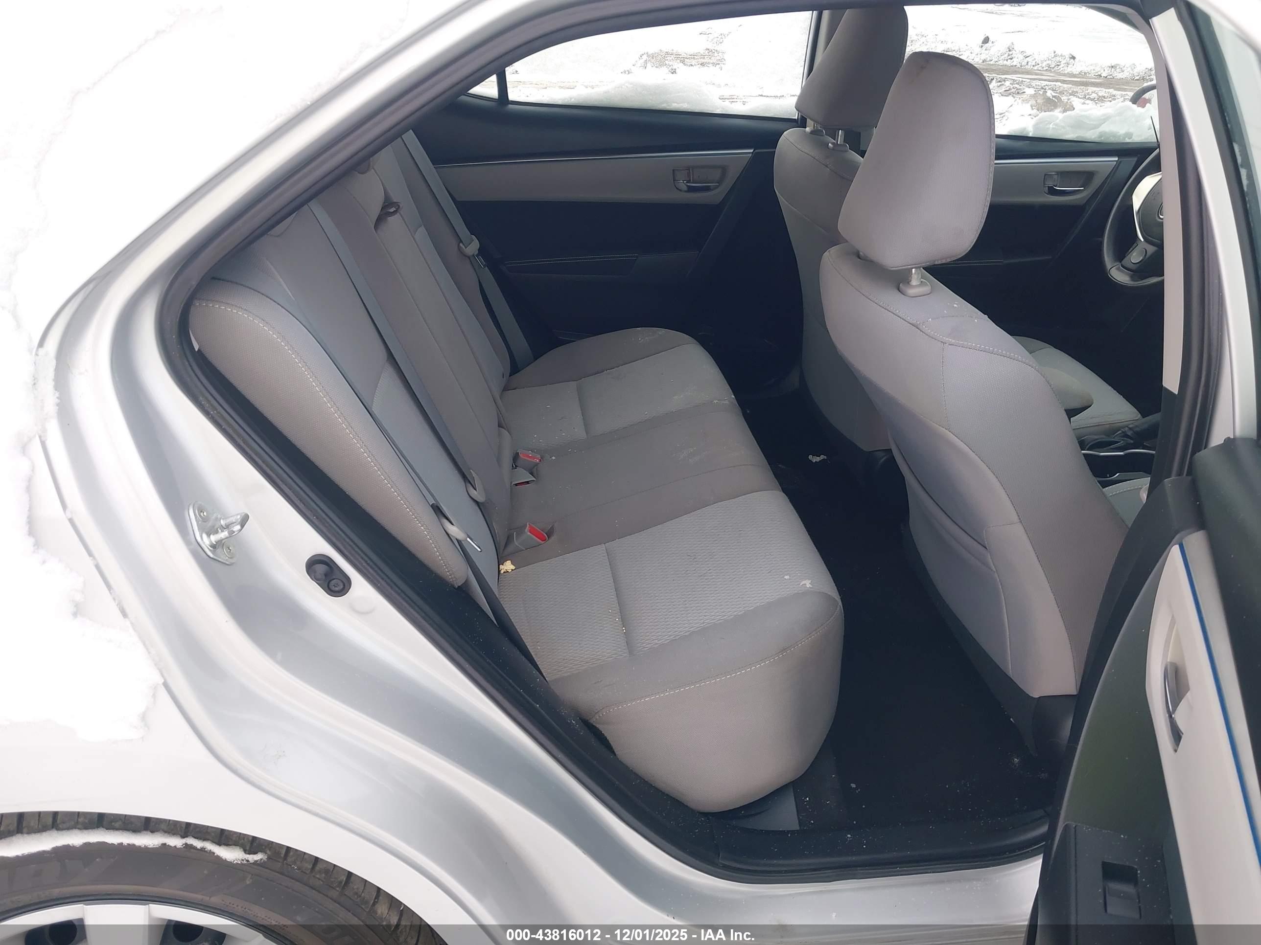TOYOTA COROLLA image 8
