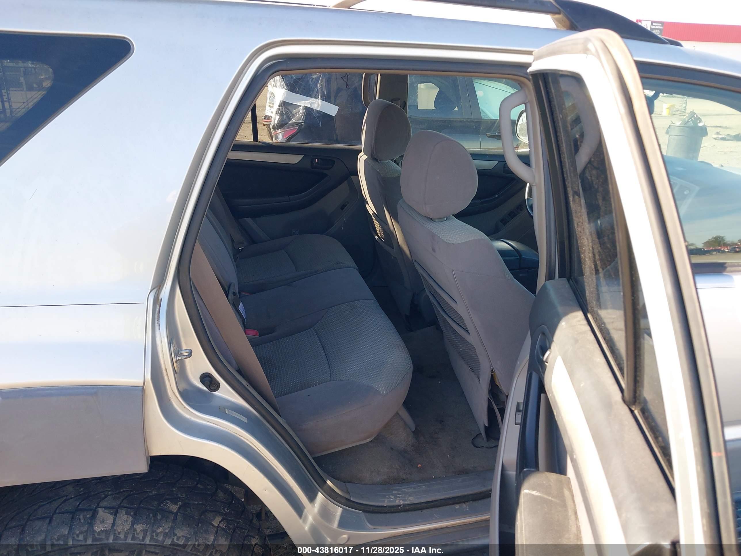 TOYOTA 4RUNNER image 8