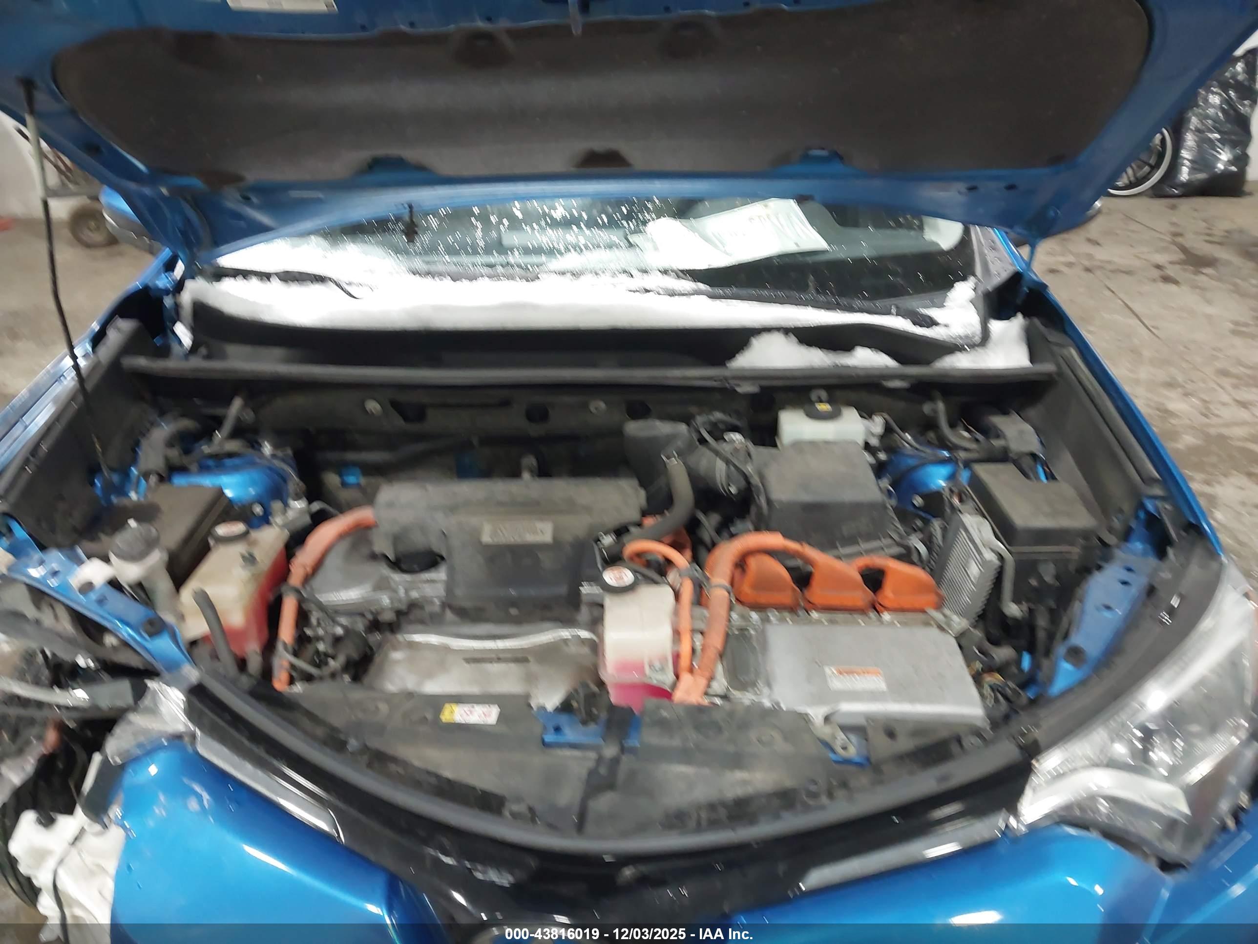 TOYOTA RAV4 image 10