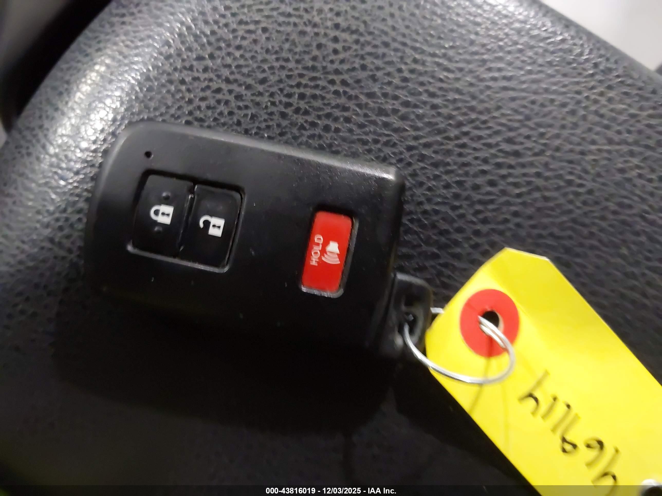 TOYOTA RAV4 image 11
