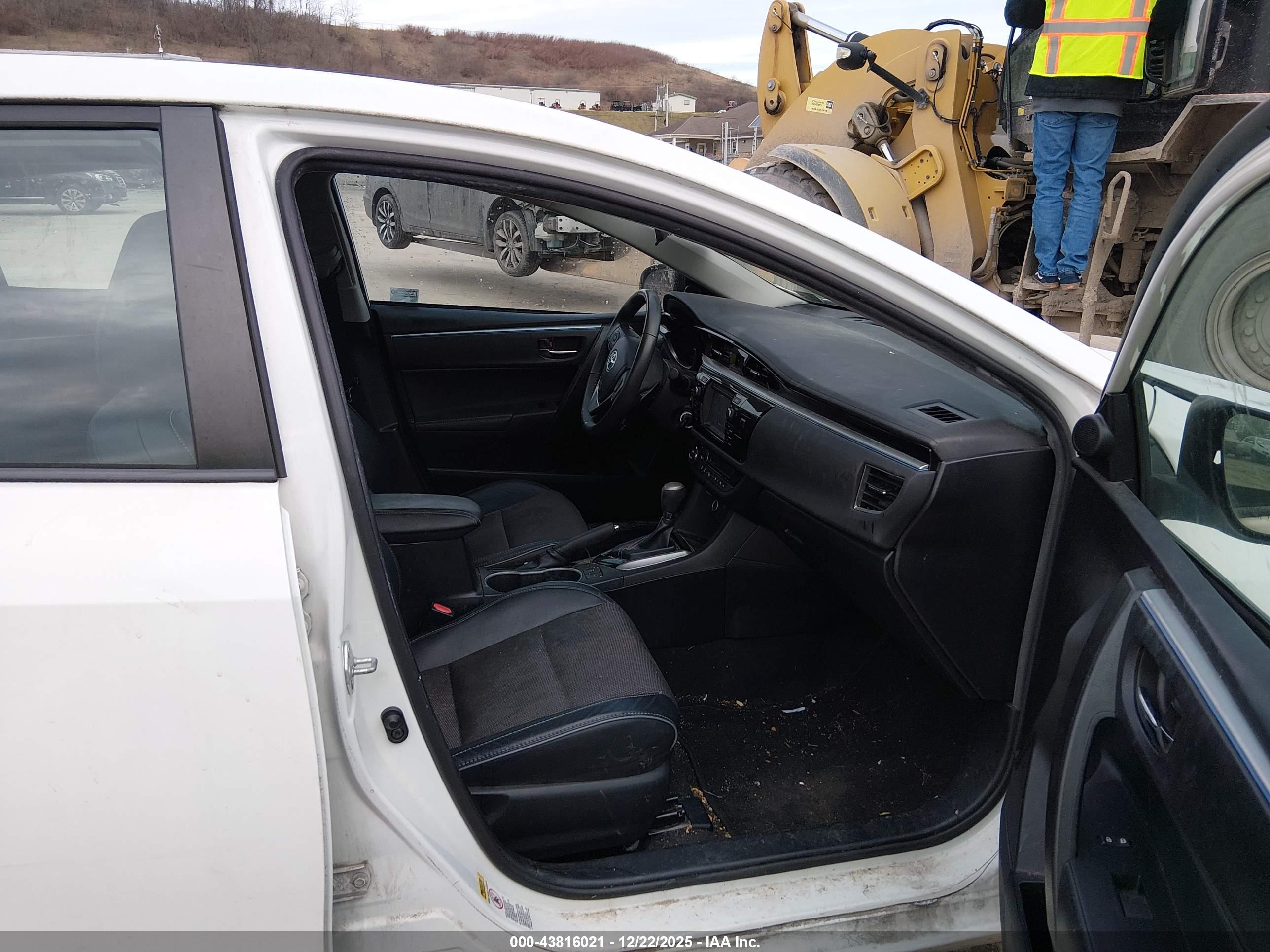 TOYOTA COROLLA image 5
