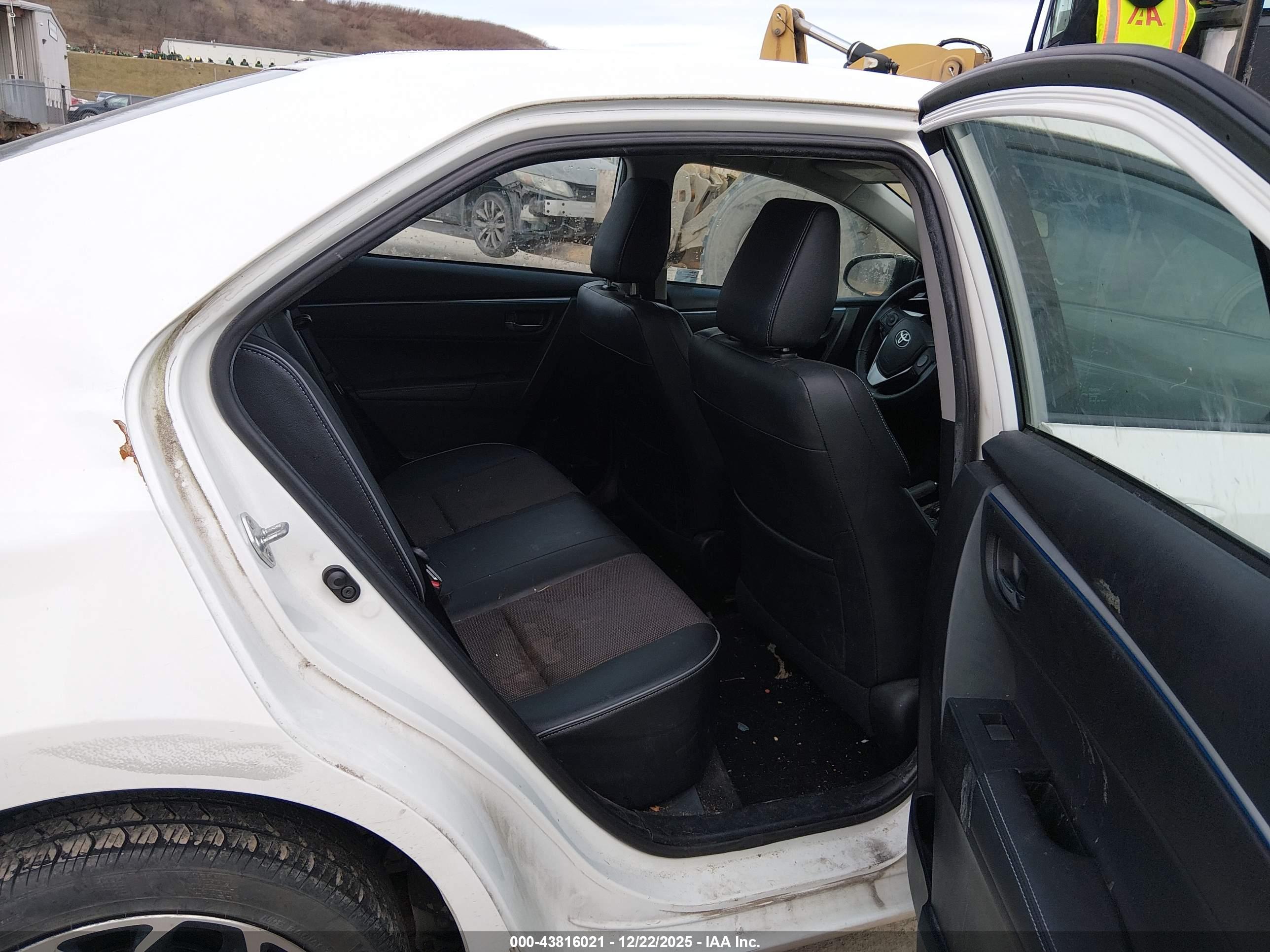 TOYOTA COROLLA image 8