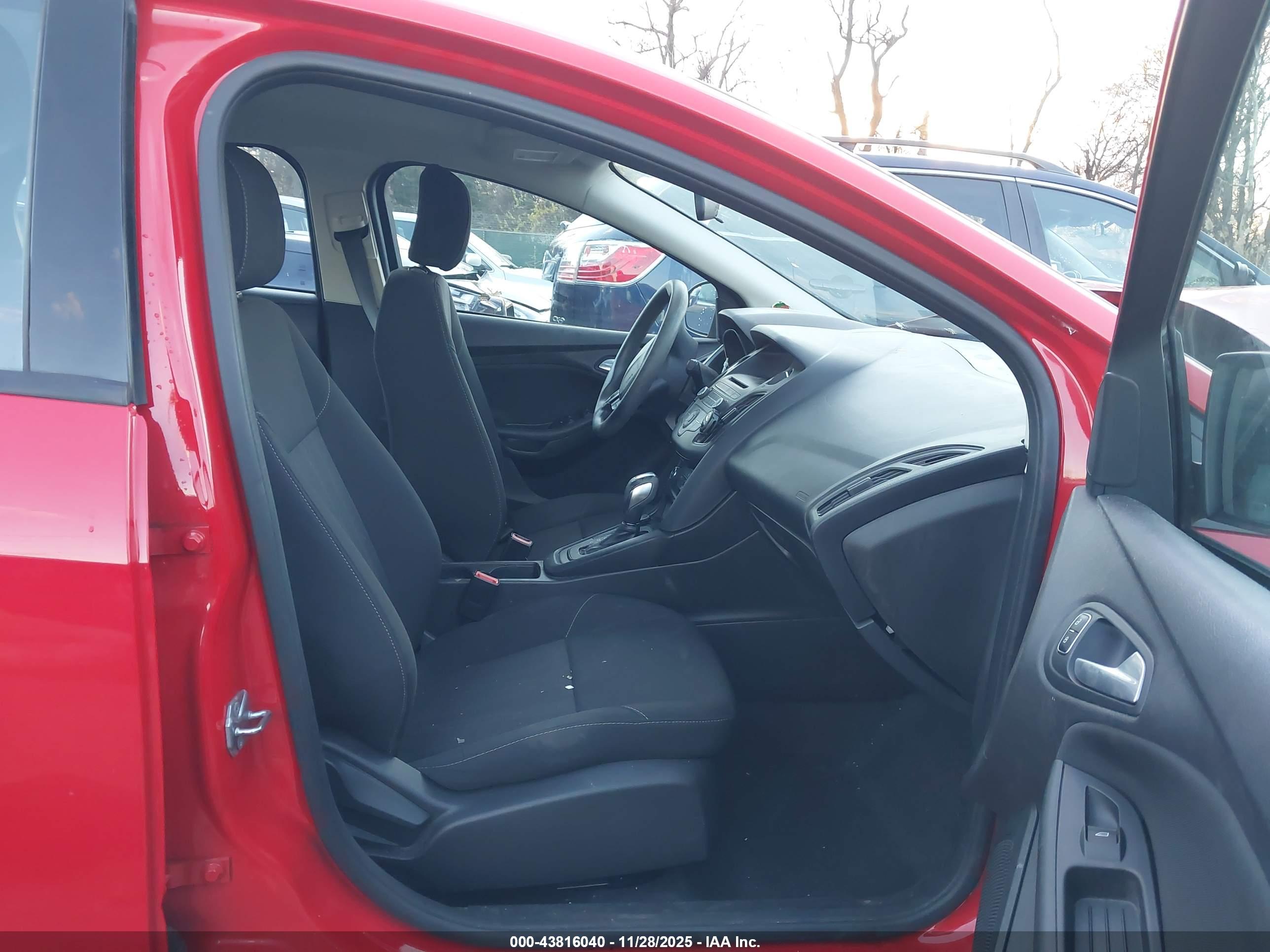 FORD FOCUS image 5