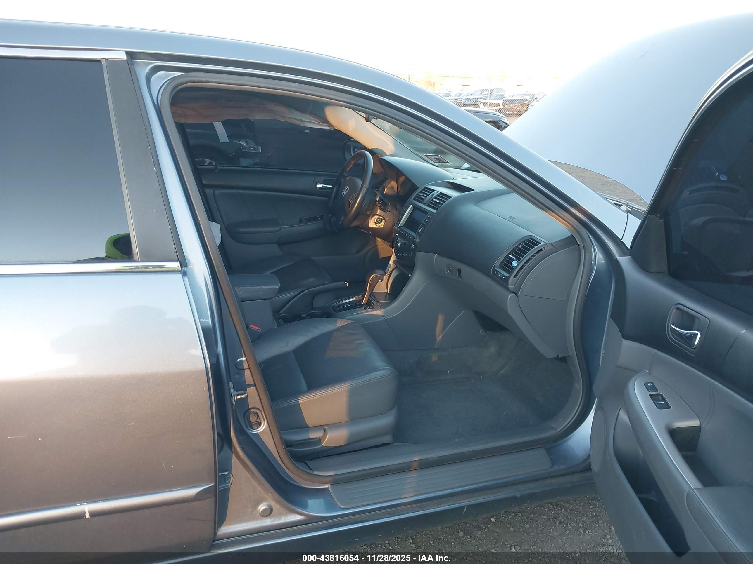 HONDA ACCORD image 5