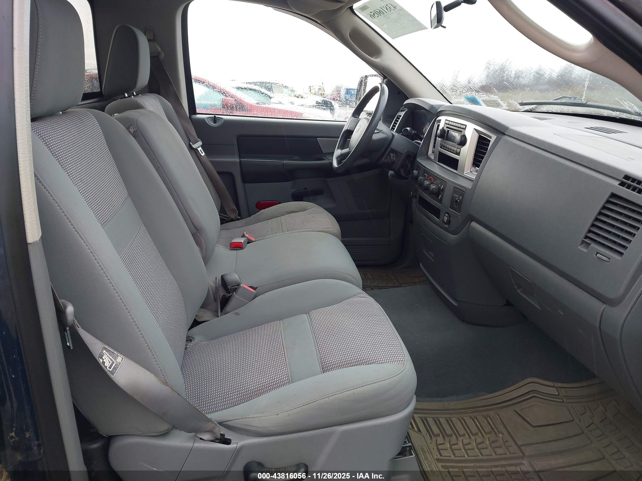 DODGE RAM image 5
