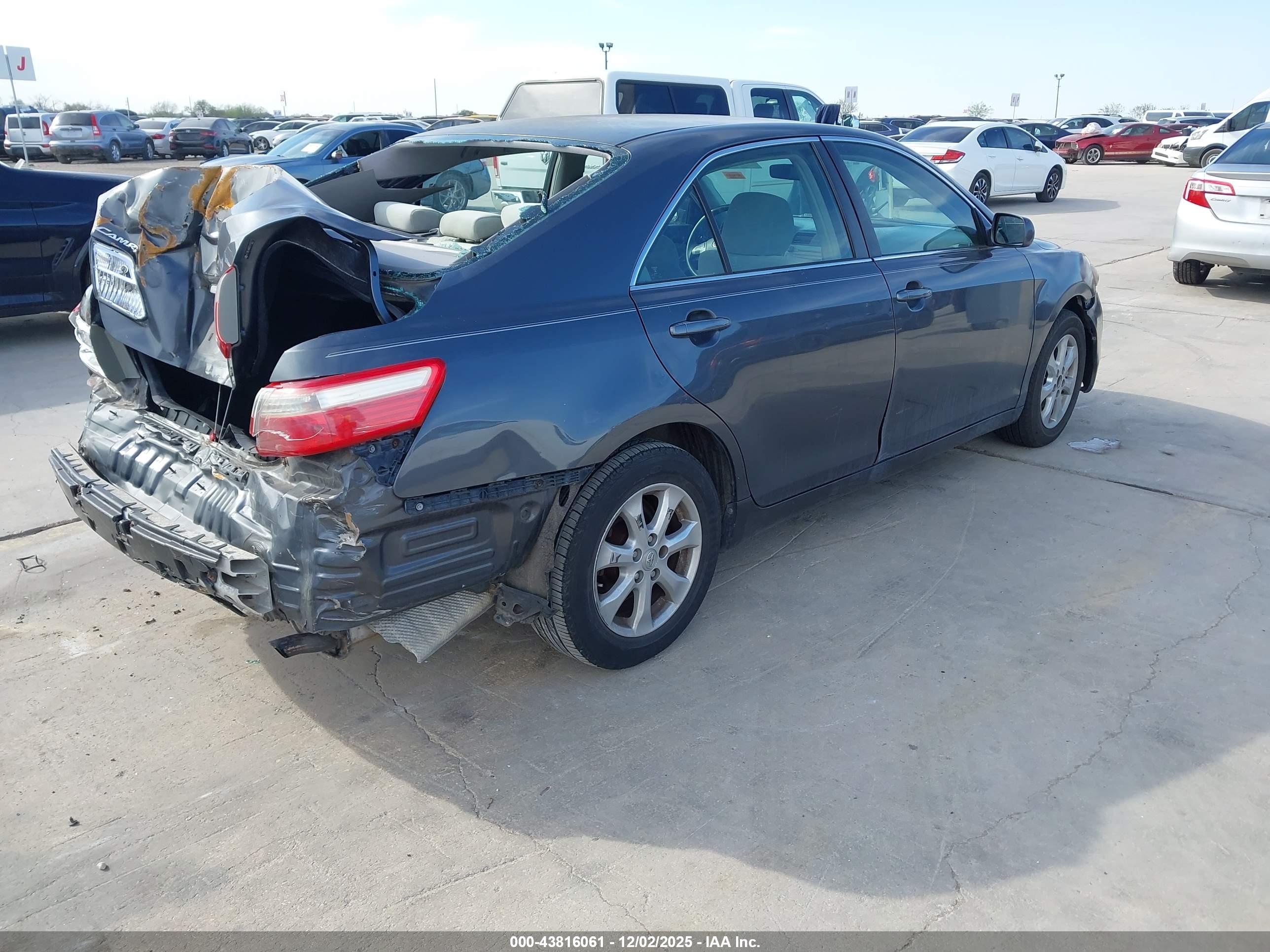 TOYOTA CAMRY image 4