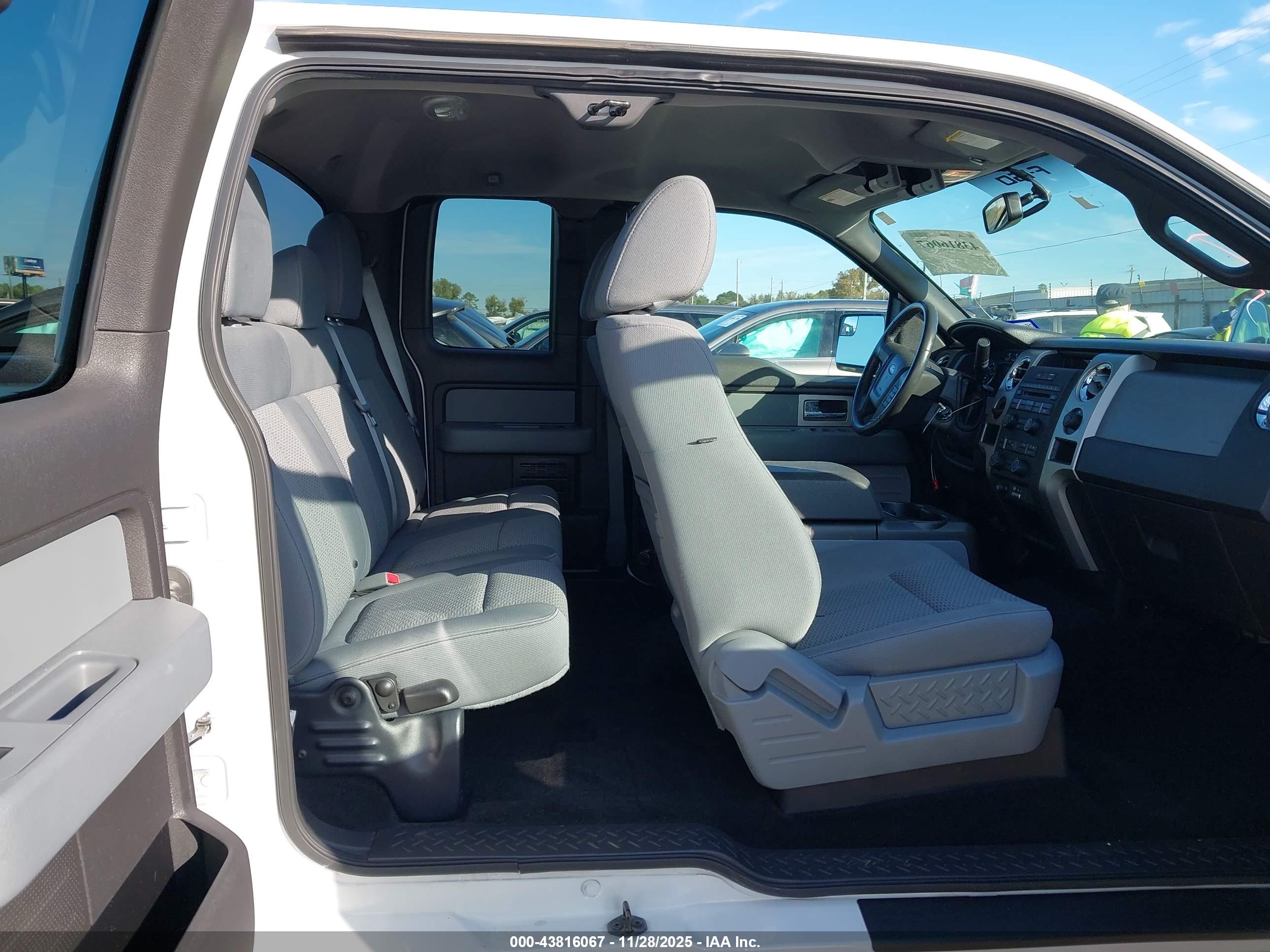 FORD F-150 image 8