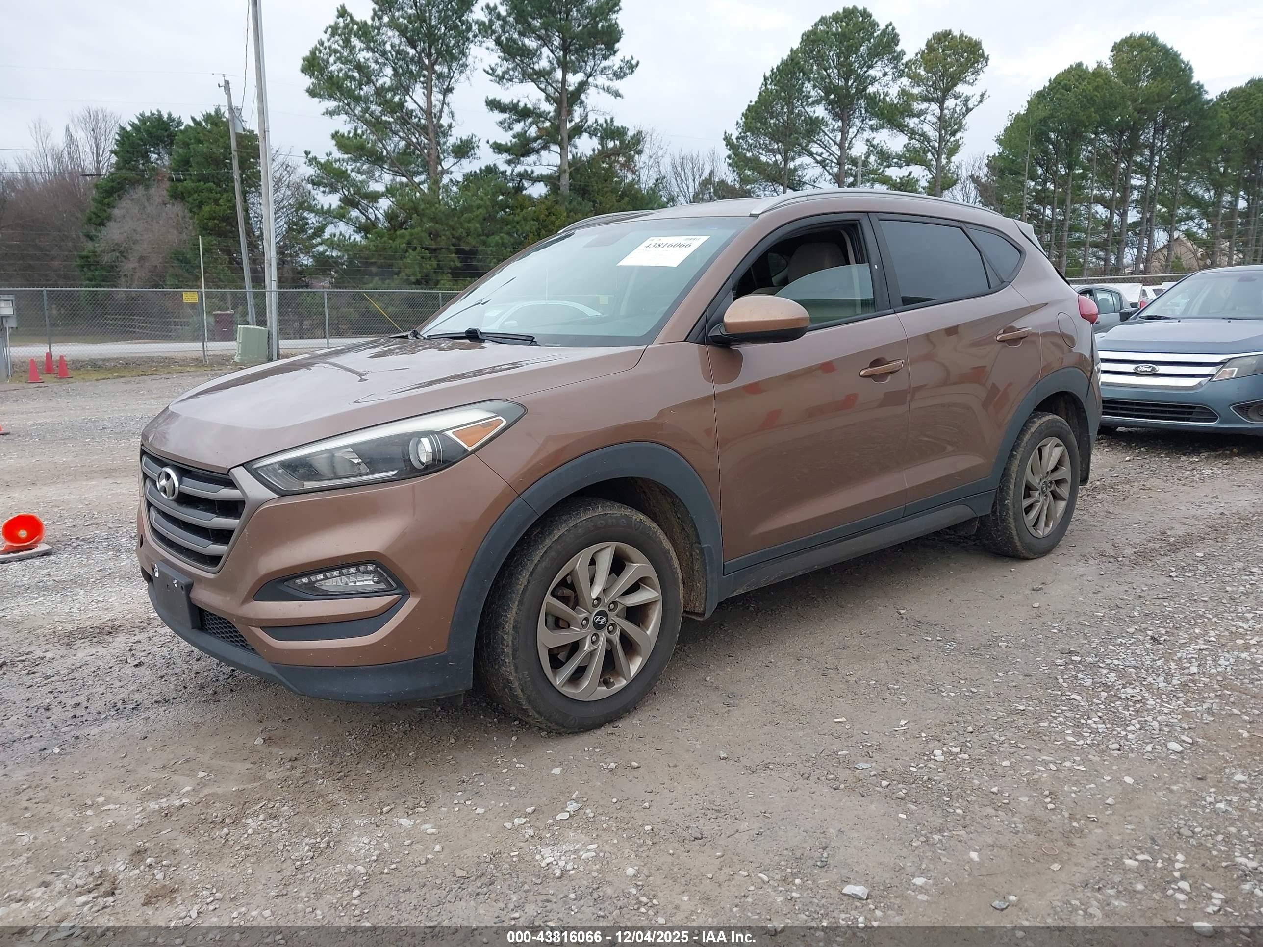 HYUNDAI TUCSON image 2