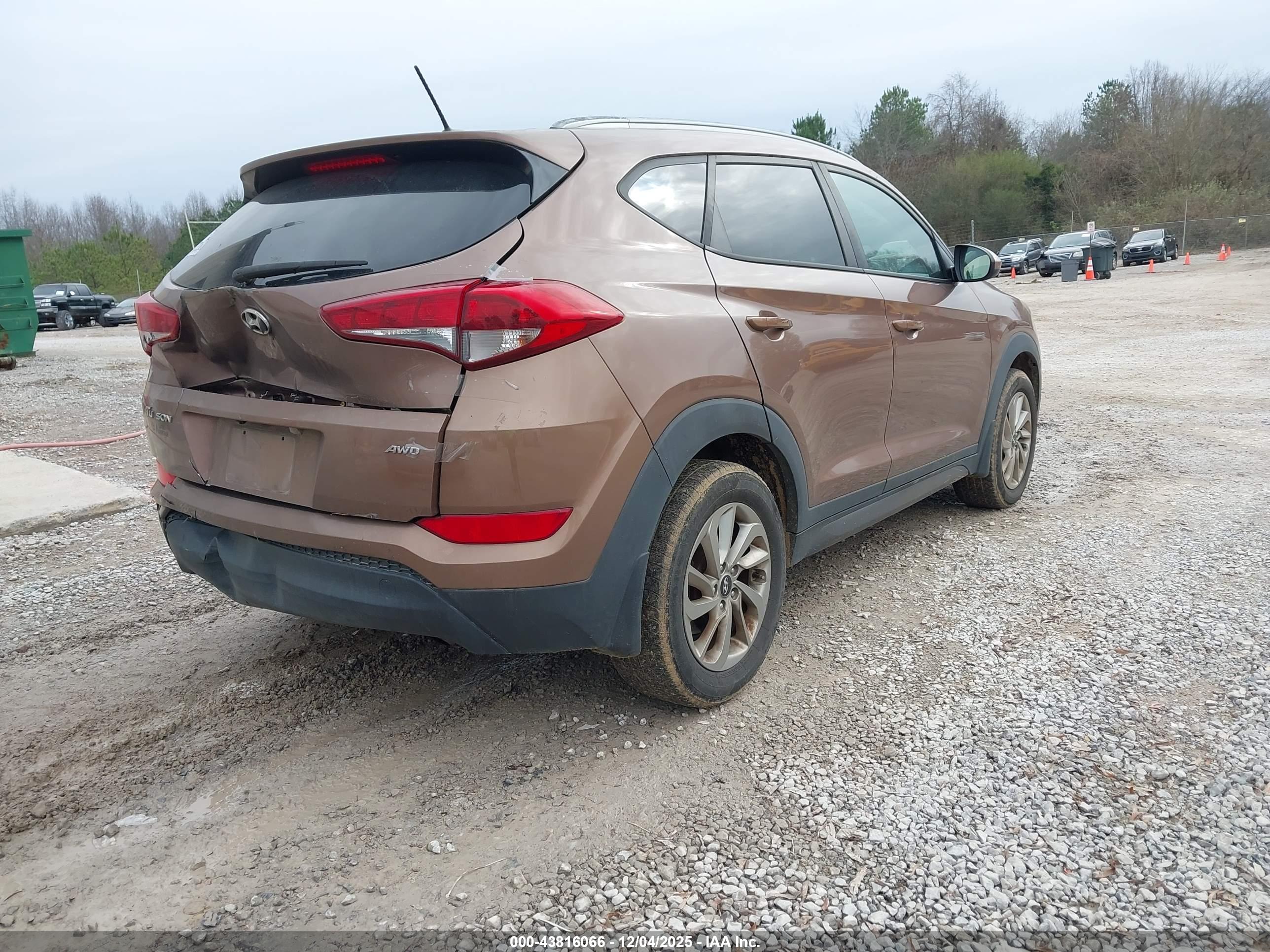 HYUNDAI TUCSON image 4