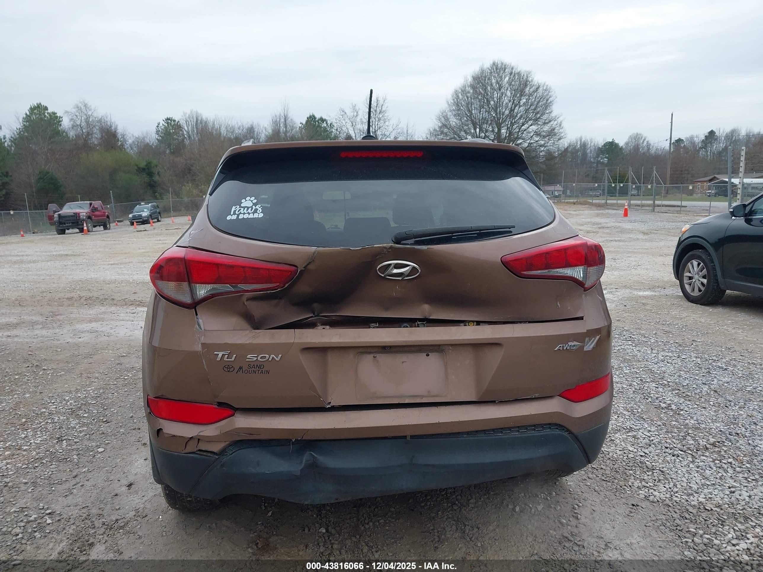HYUNDAI TUCSON image 6