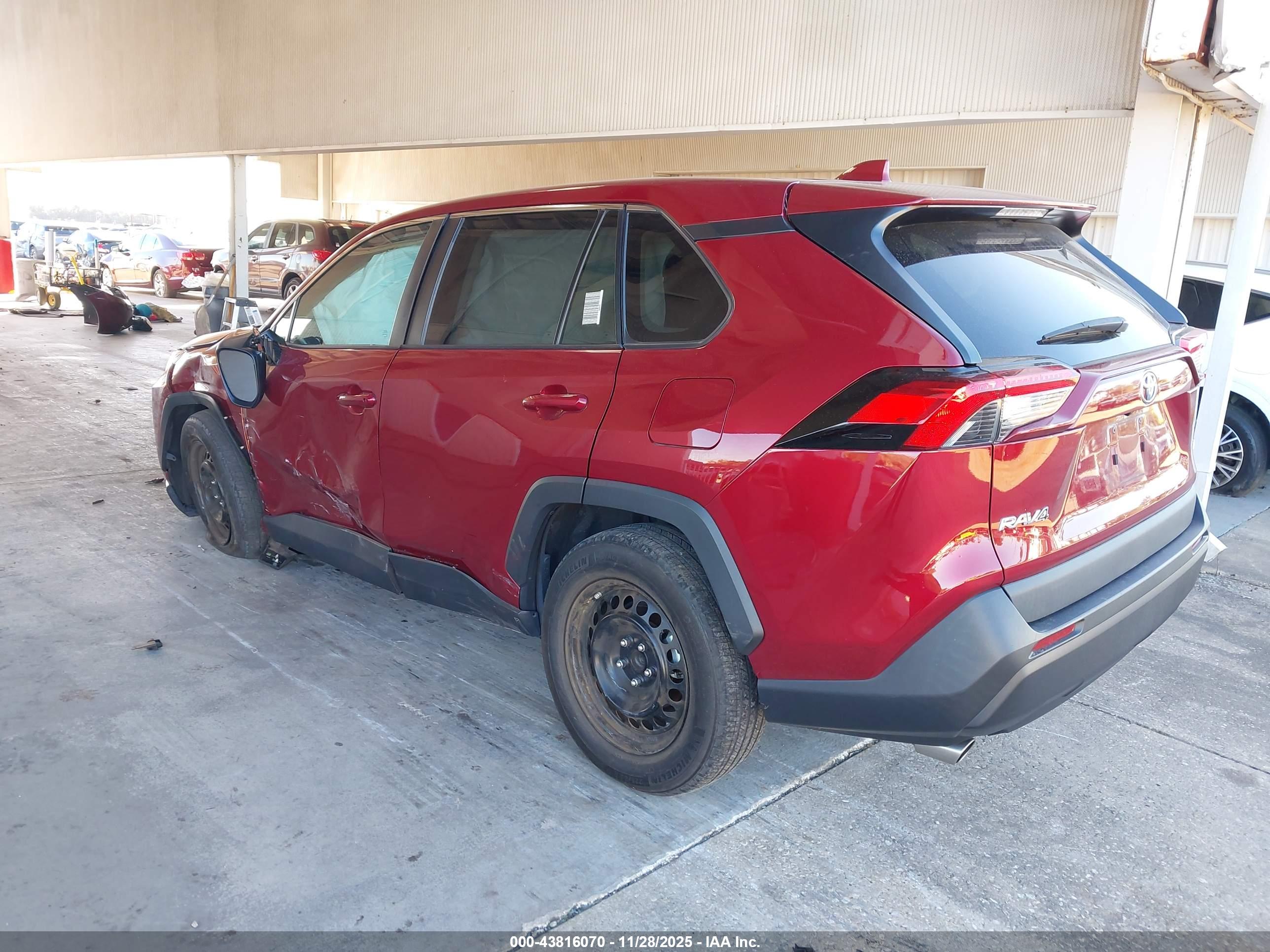 TOYOTA RAV4 image 3