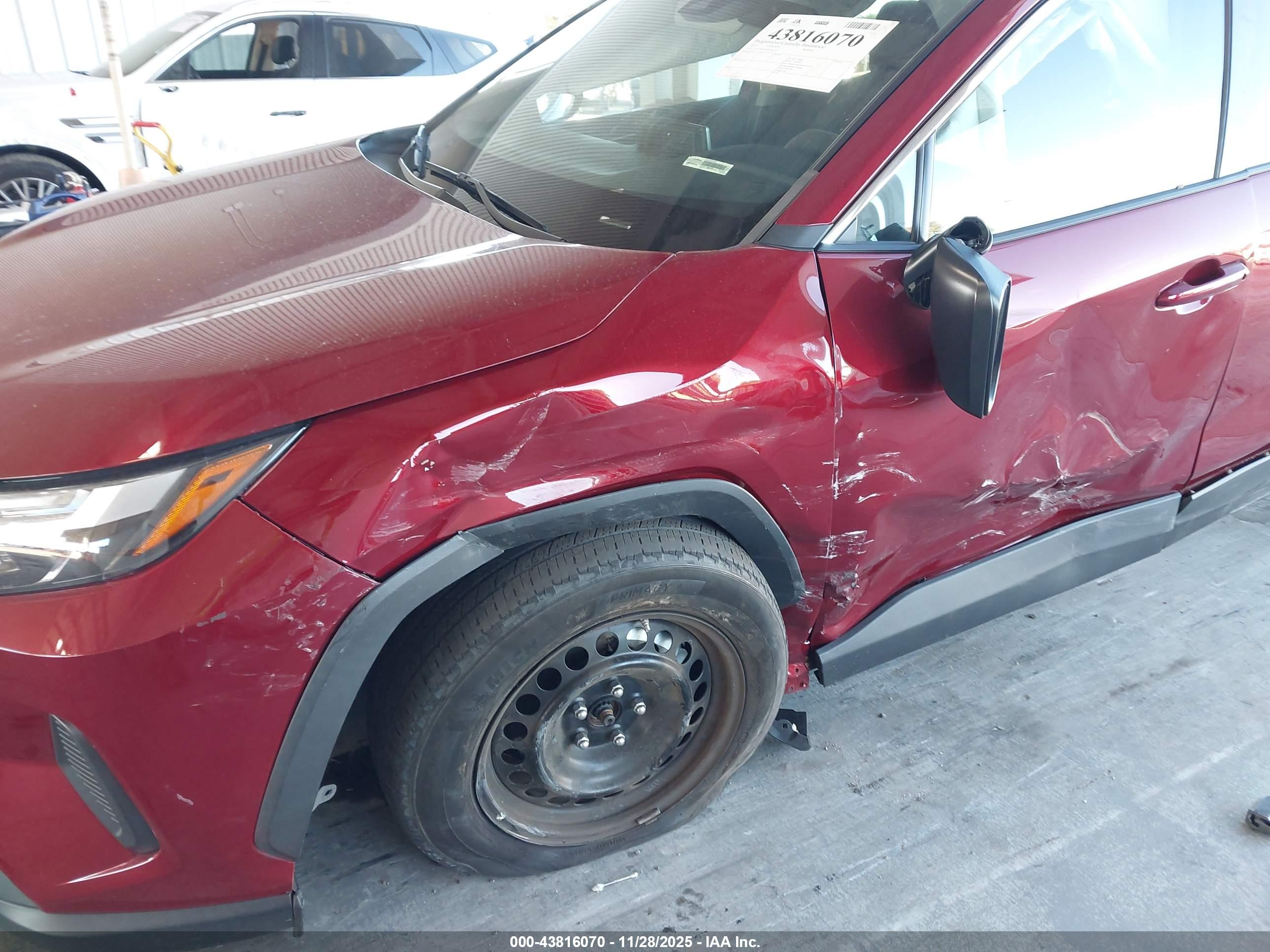 TOYOTA RAV4 image 6