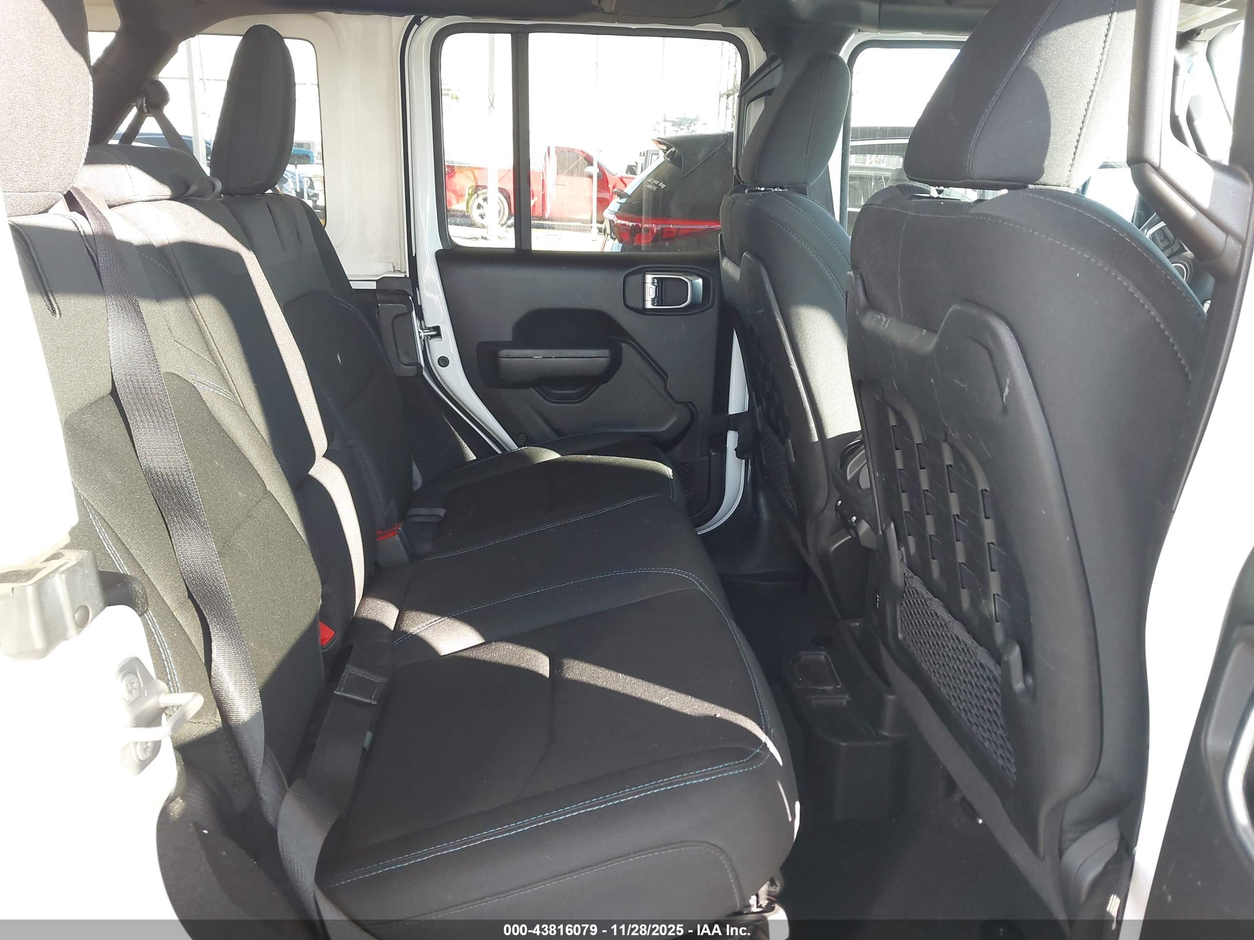 JEEP WRANGLER image 8