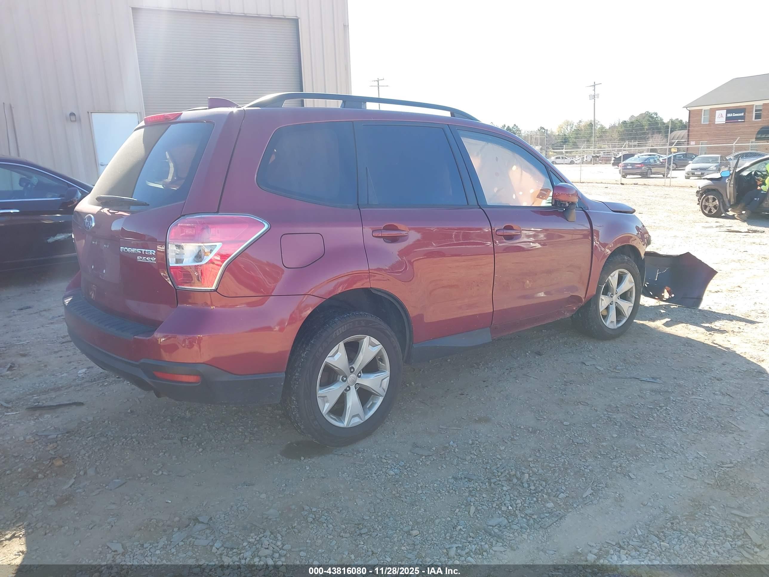 SUBARU FORESTER image 4