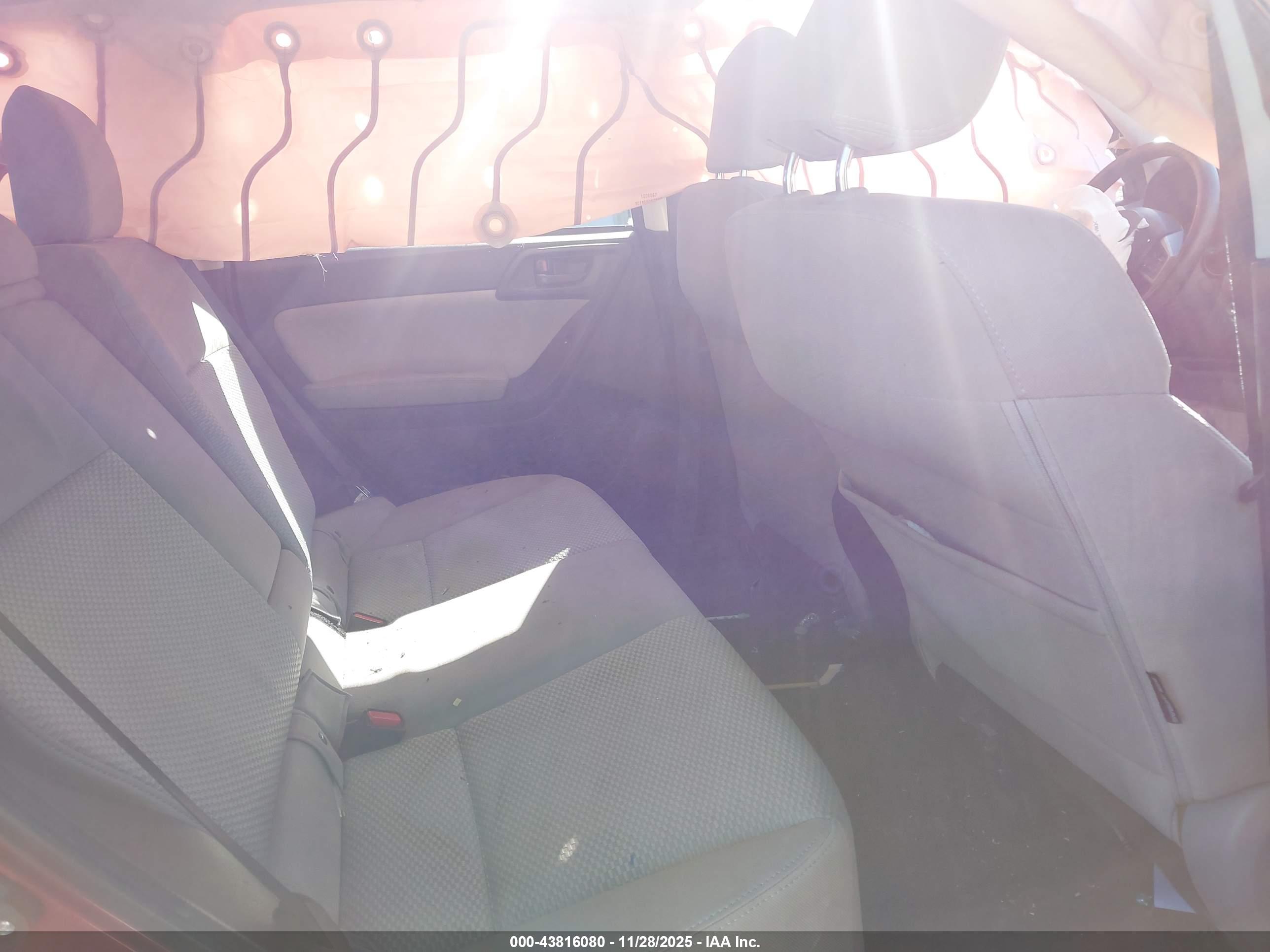 SUBARU FORESTER image 8