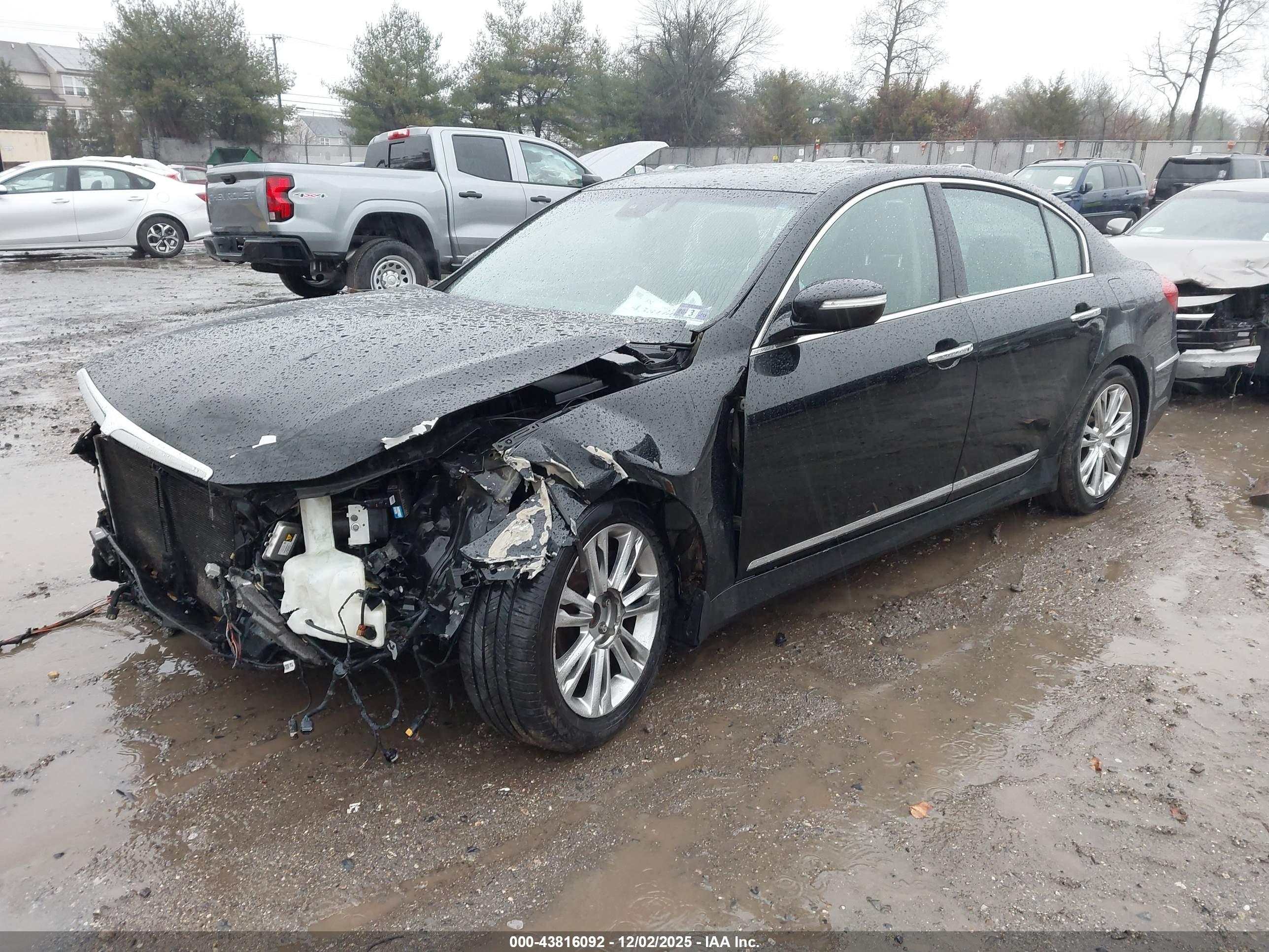 HYUNDAI GENESIS image 2