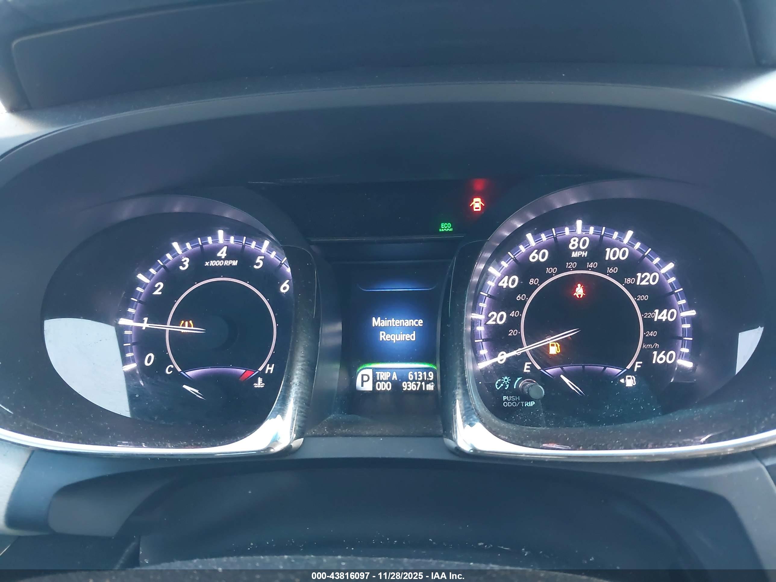 TOYOTA AVALON image 7