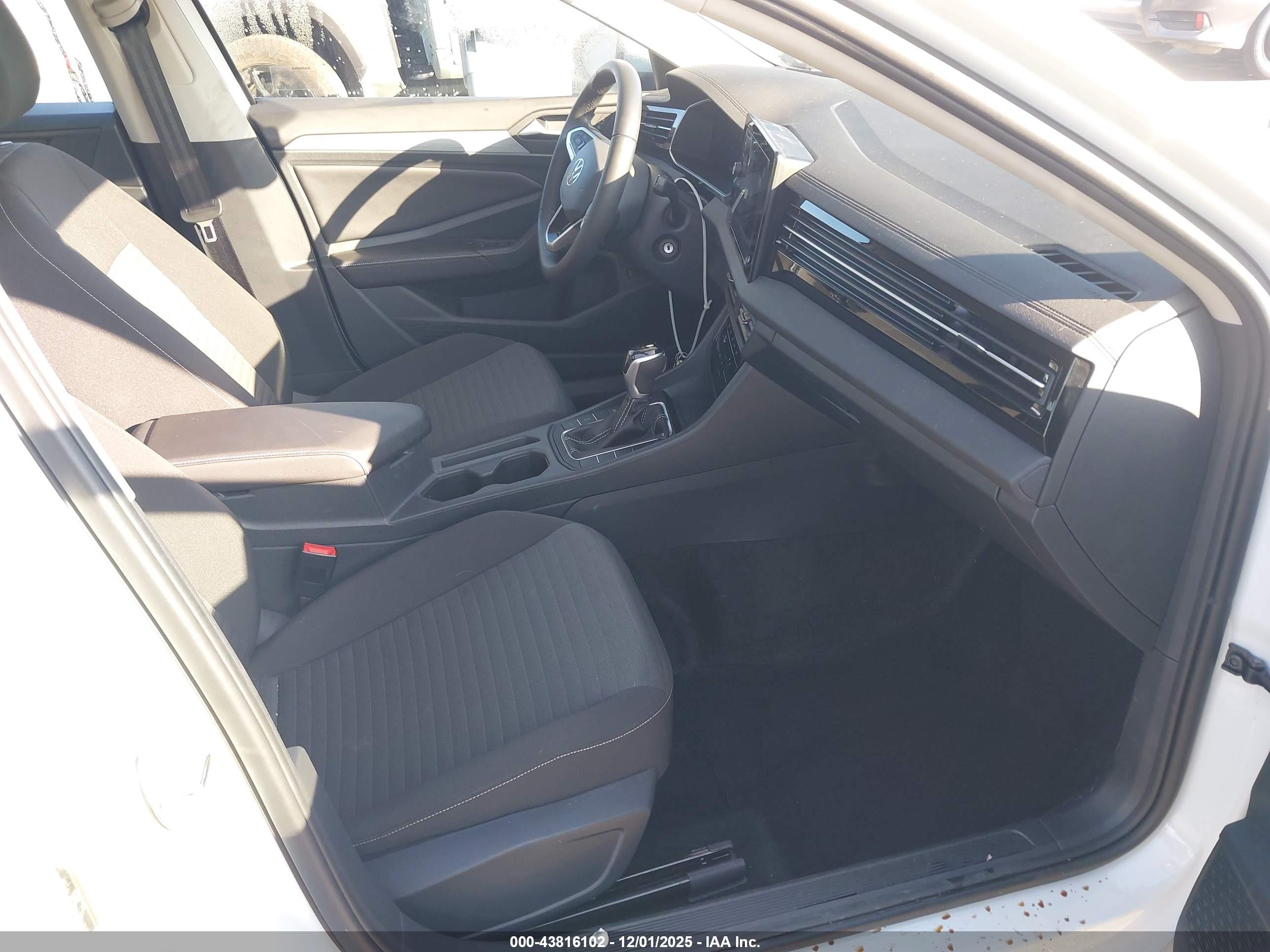 VOLKSWAGEN JETTA image 5