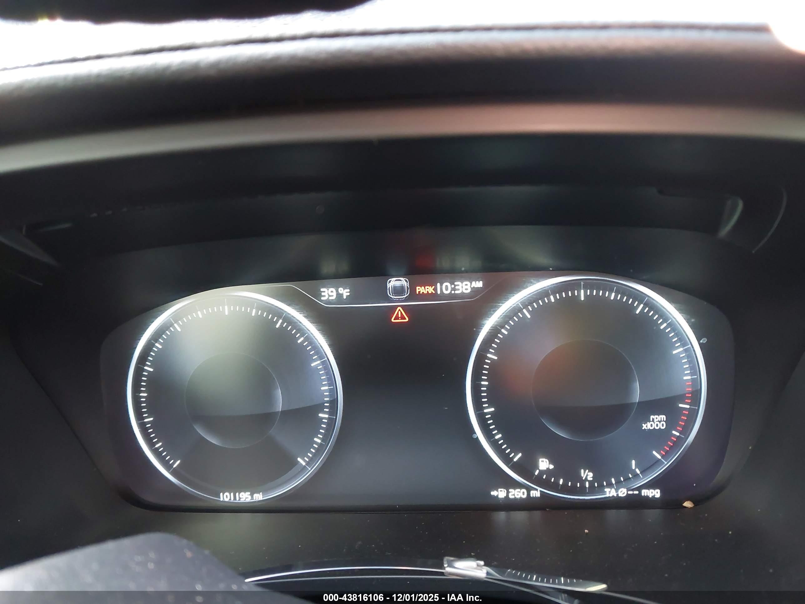 VOLVO S90 image 7