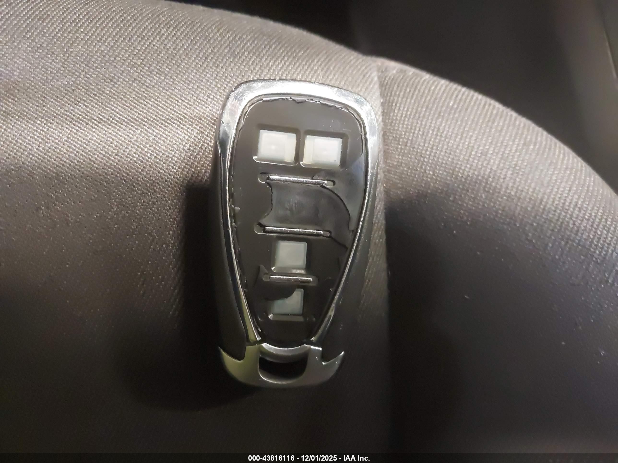 CHEVROLET EQUINOX image 11