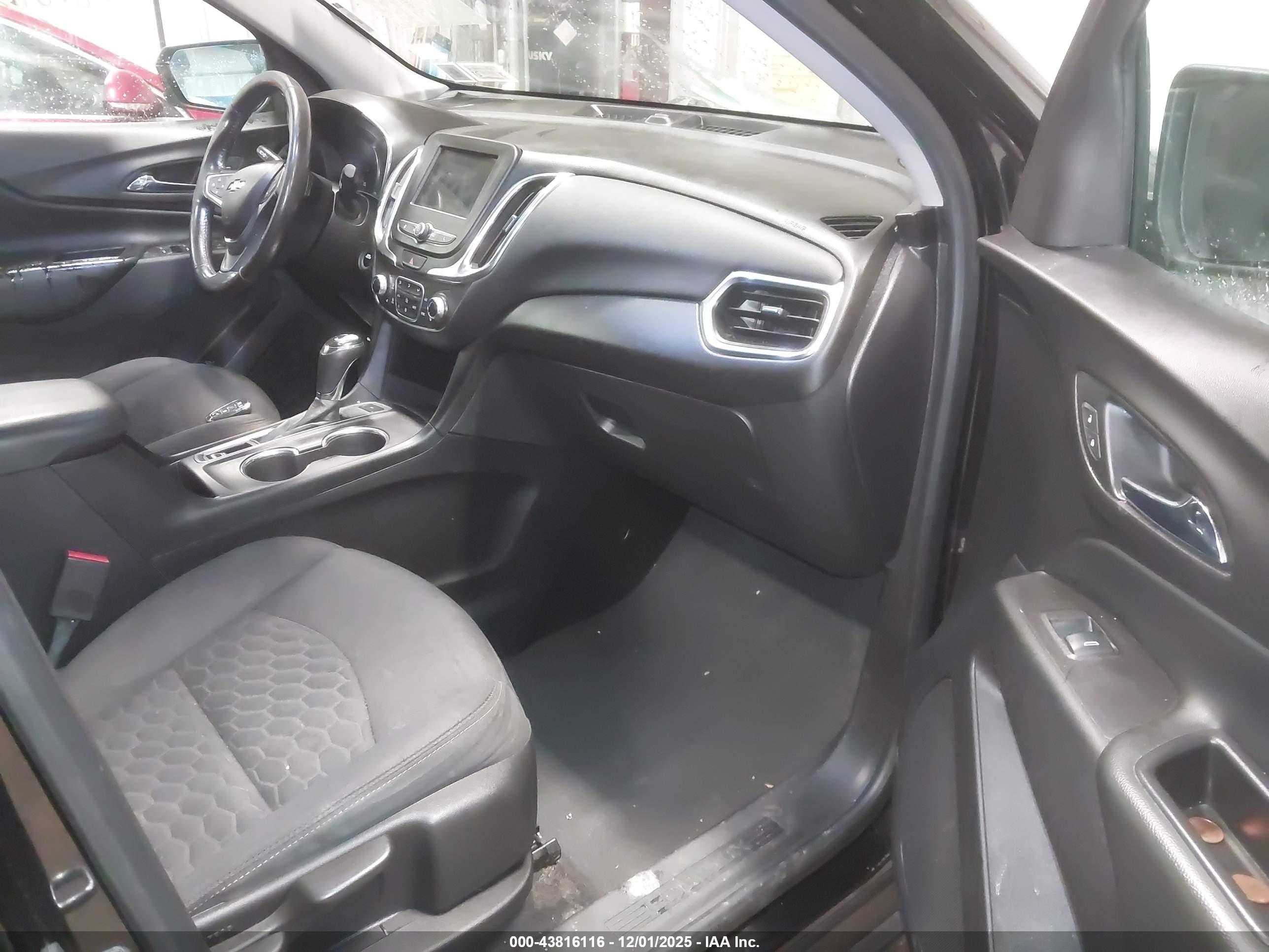 CHEVROLET EQUINOX image 5