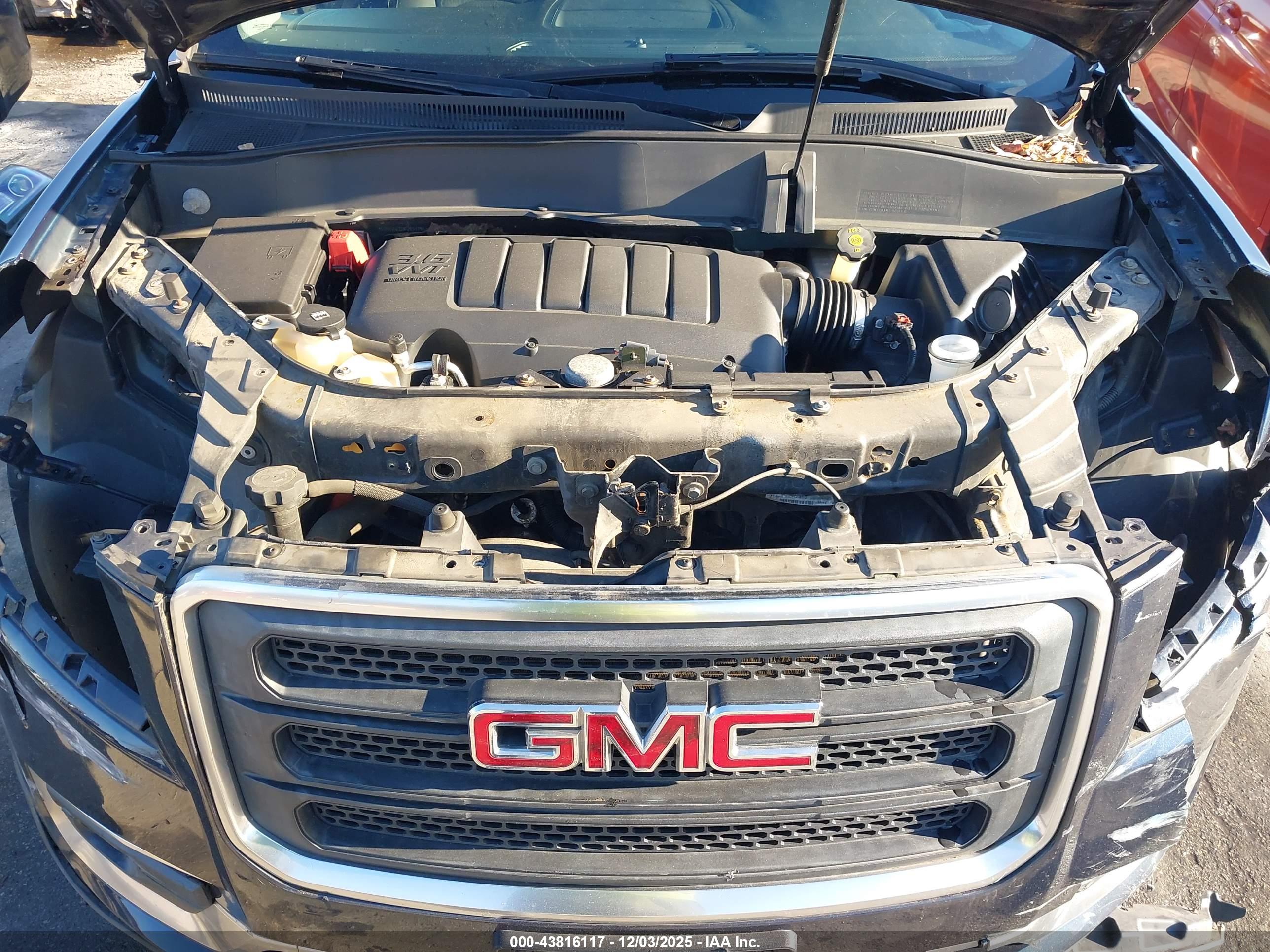 GMC ACADIA image 10