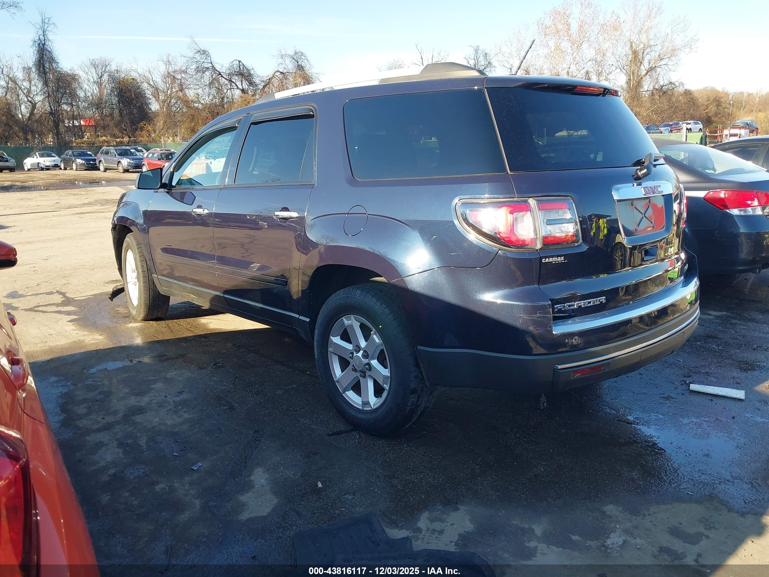 GMC ACADIA image 3