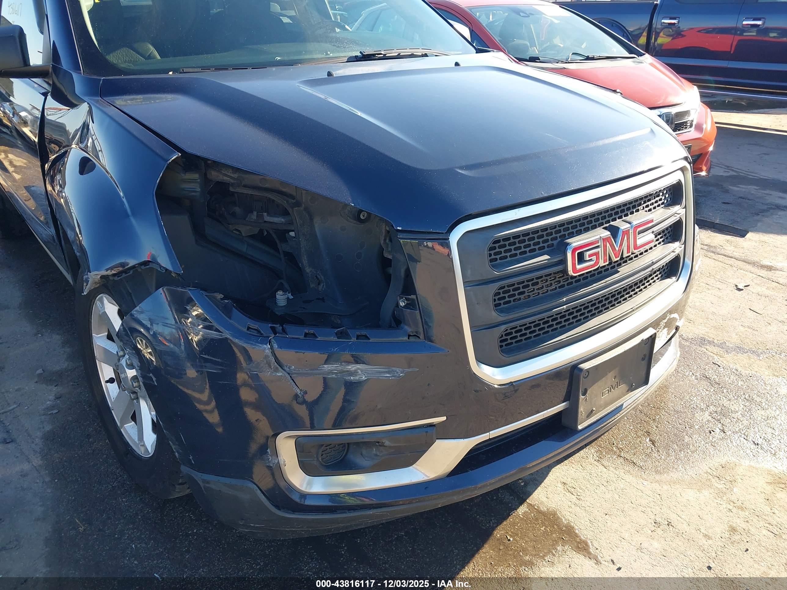 GMC ACADIA image 6