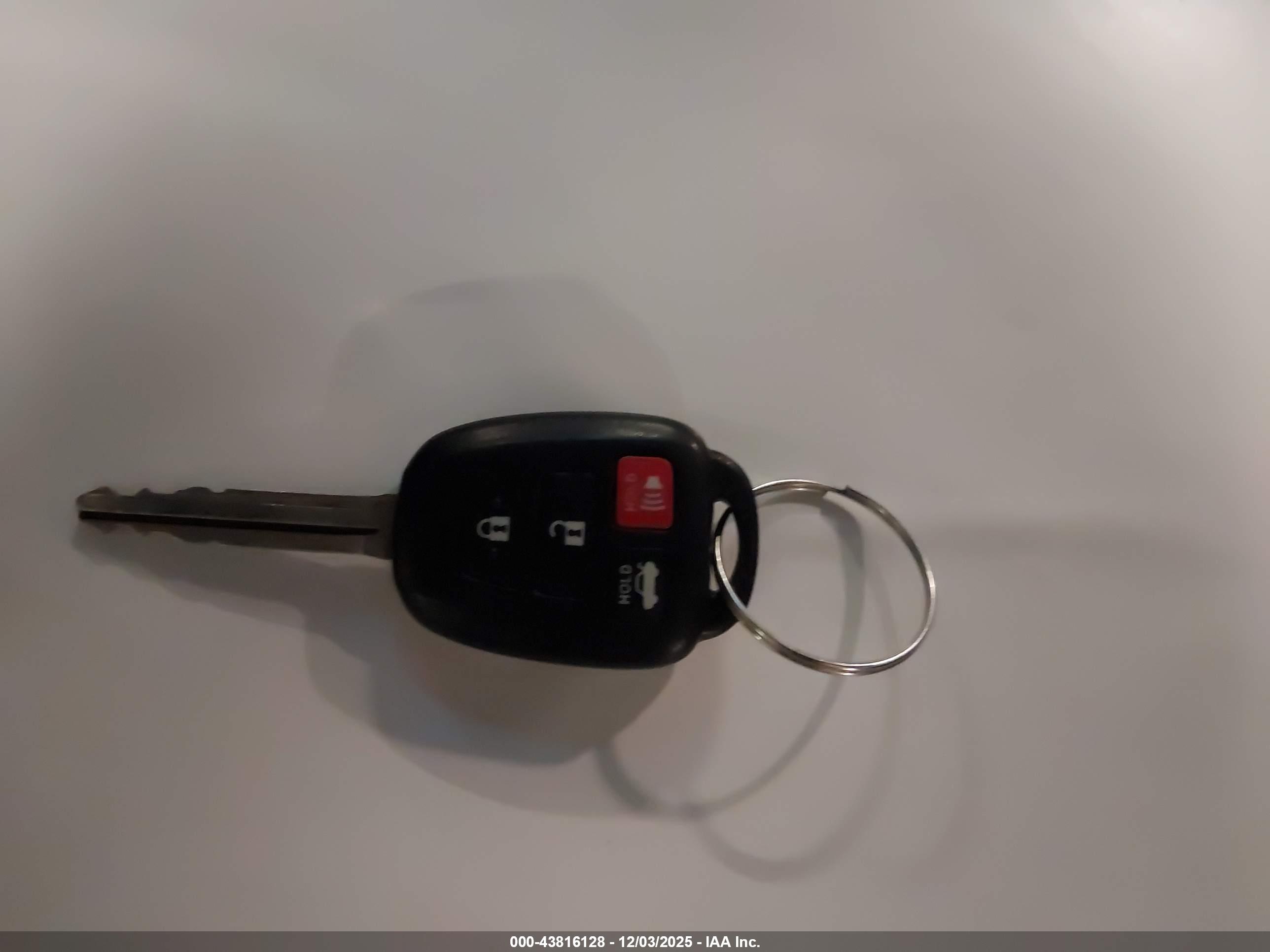 TOYOTA CAMRY image 11