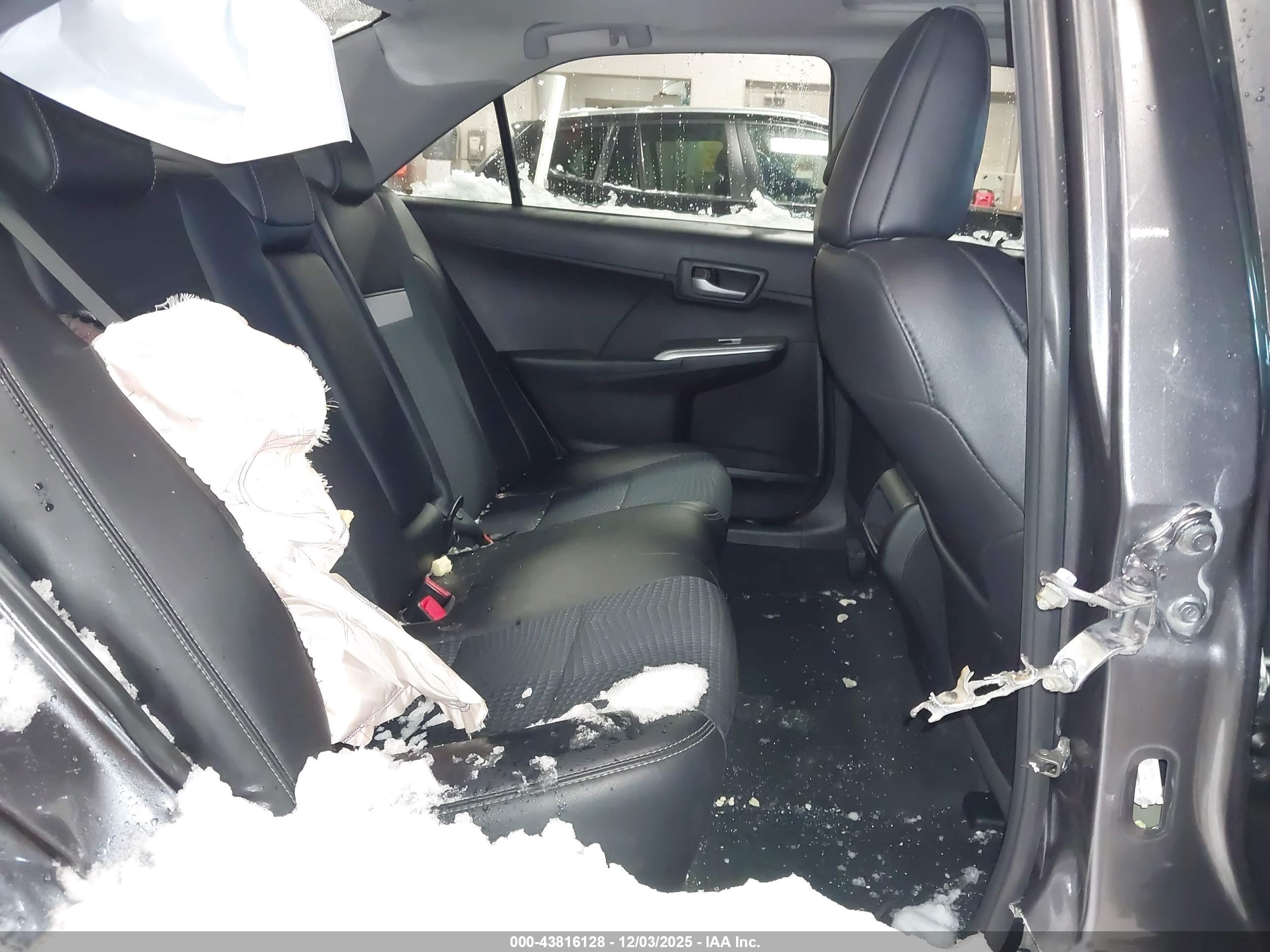 TOYOTA CAMRY image 8
