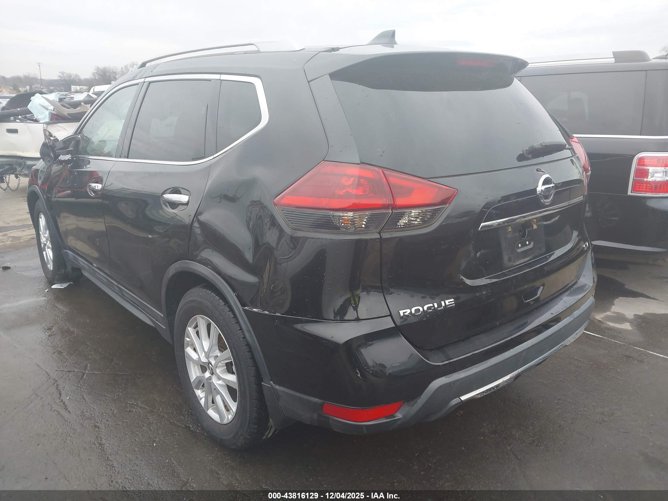 NISSAN ROGUE image 3