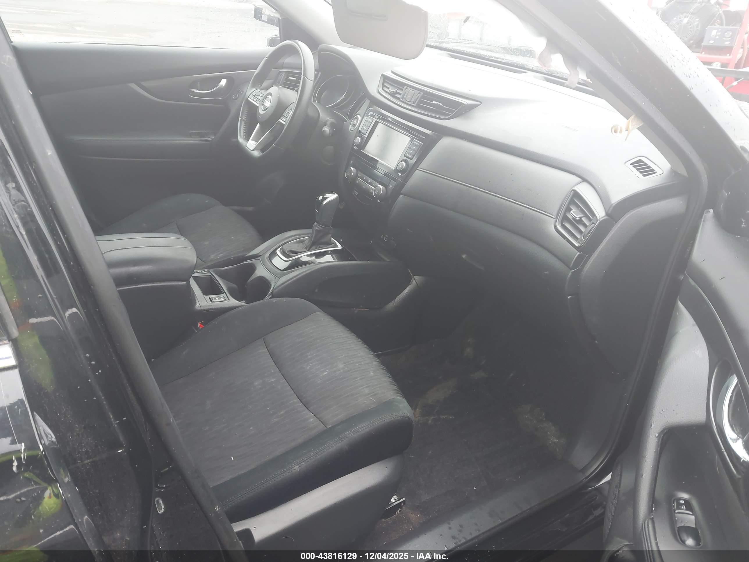 NISSAN ROGUE image 5
