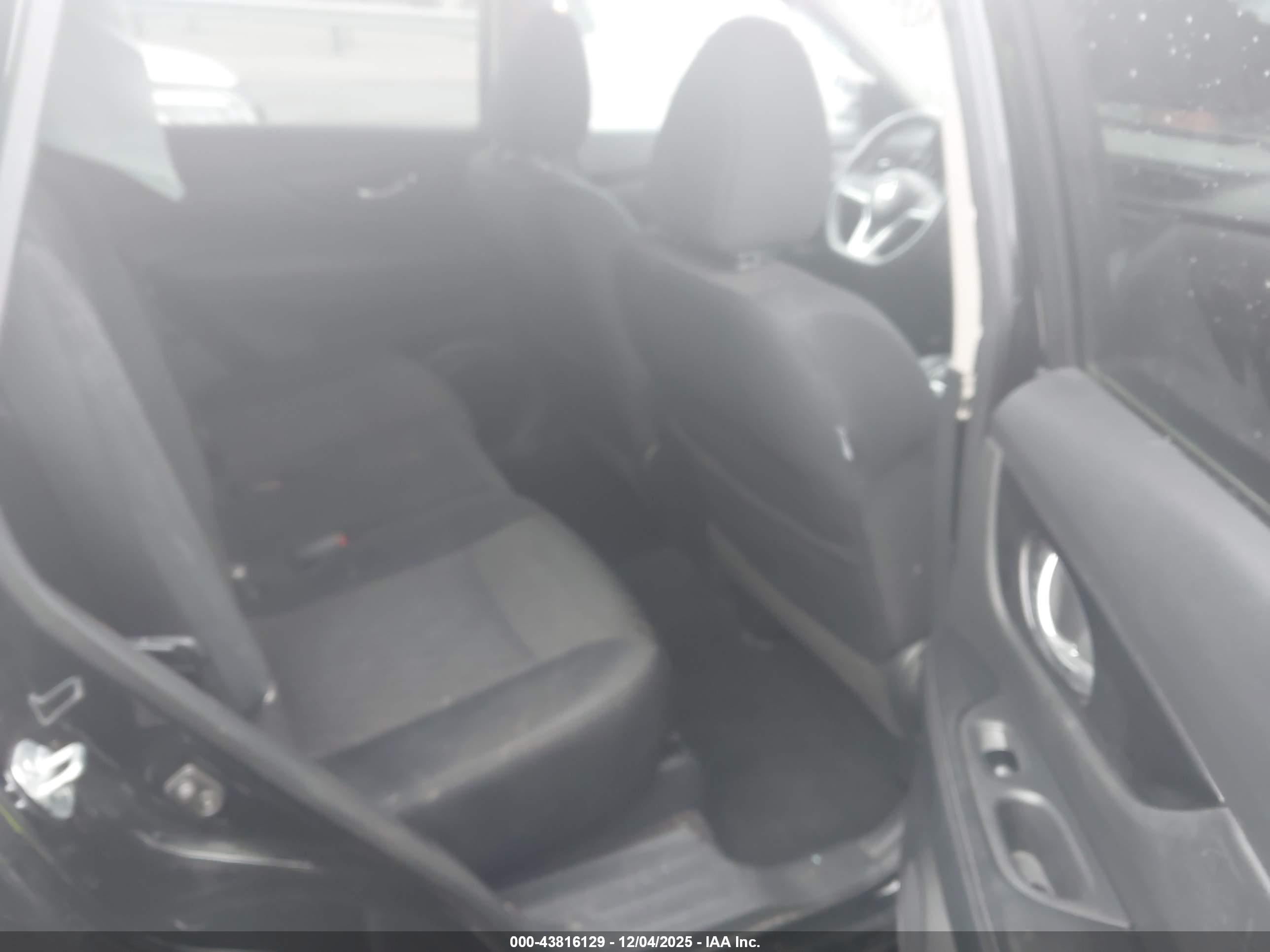 NISSAN ROGUE image 8